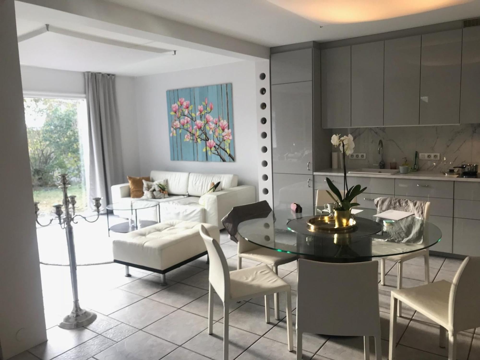 Casa Disa - A Boutique In City's Park And Botanical Garden In Laugardalur, Hot-spring-valley Appartement Reykjavík
