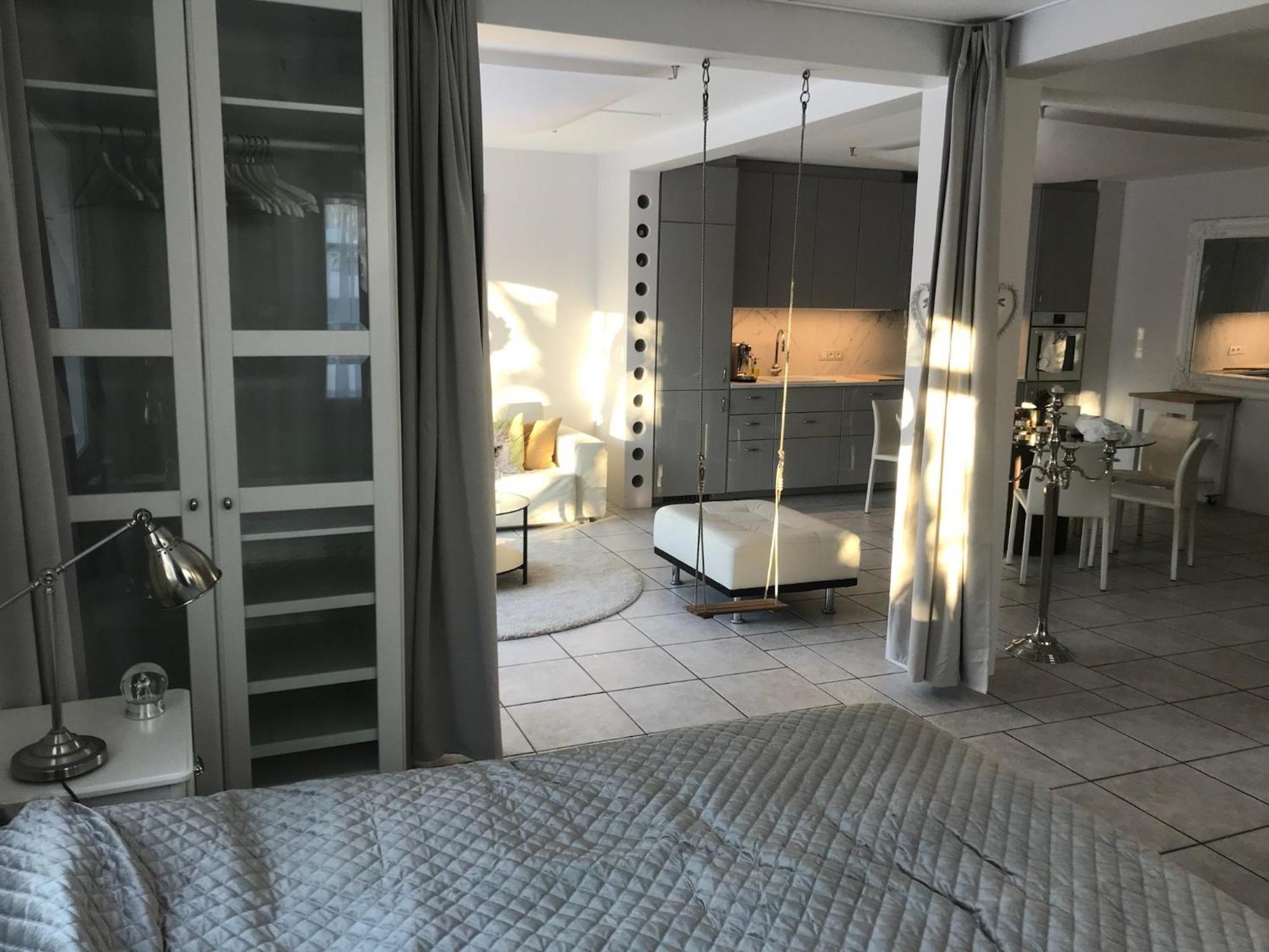 Casa Disa - A Boutique In City's Park And Botanical Garden In Laugardalur, Hot-spring-valley Appartement