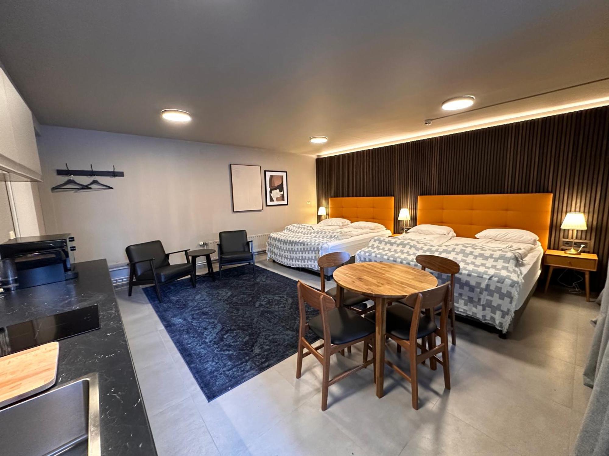 Travel 2* Reykjavik