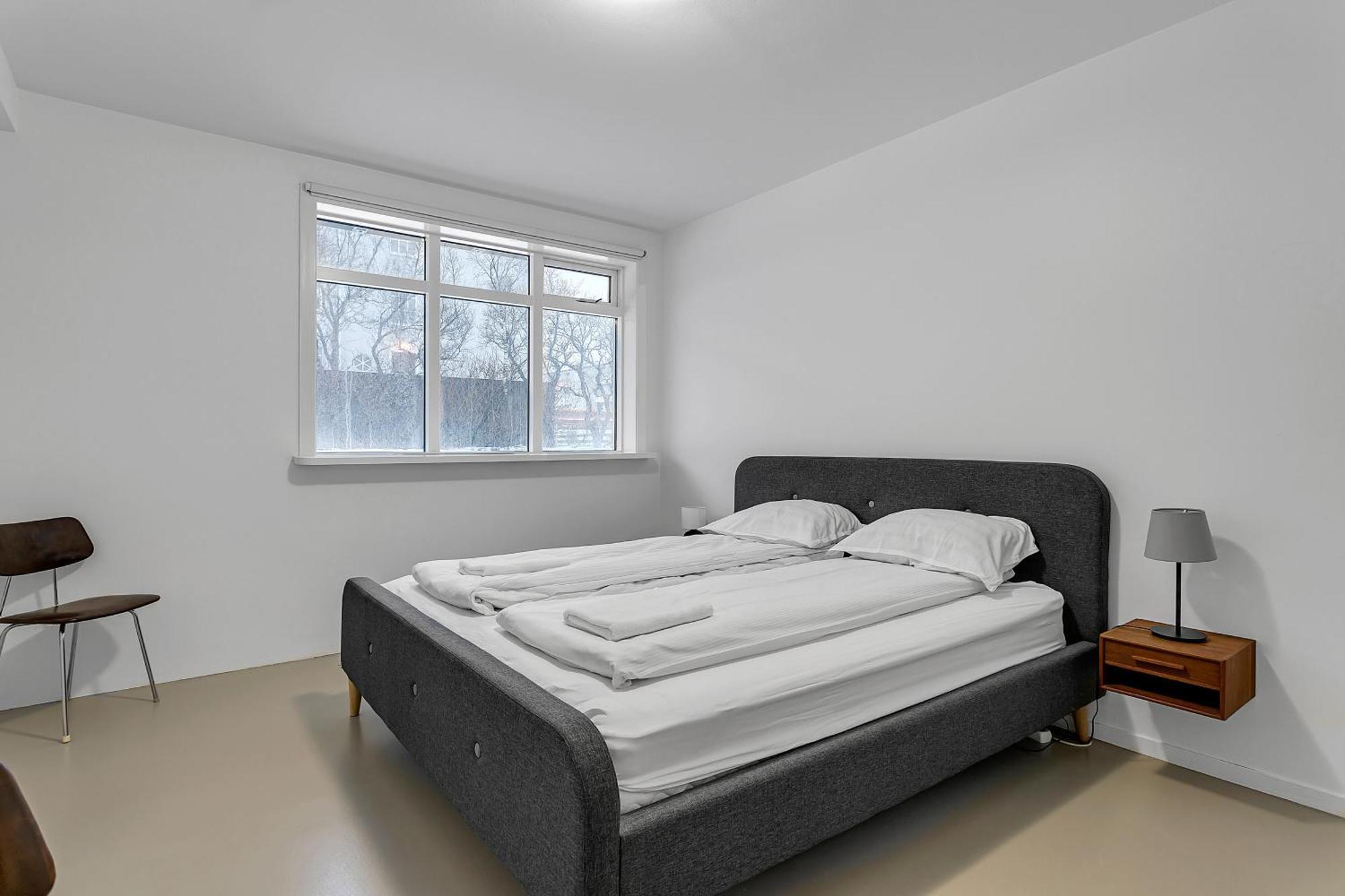 Spacious And - 3 Bedrooms