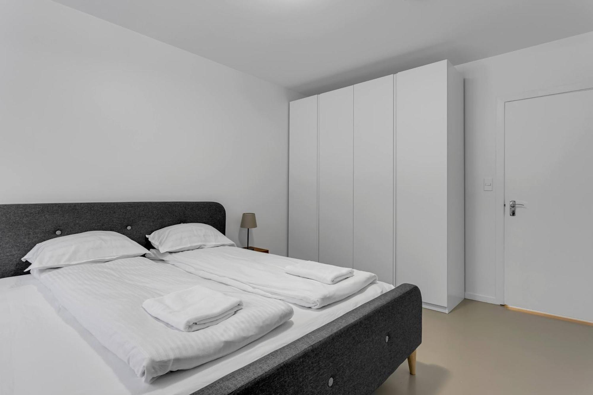 Spacious And - 3 Bedrooms *