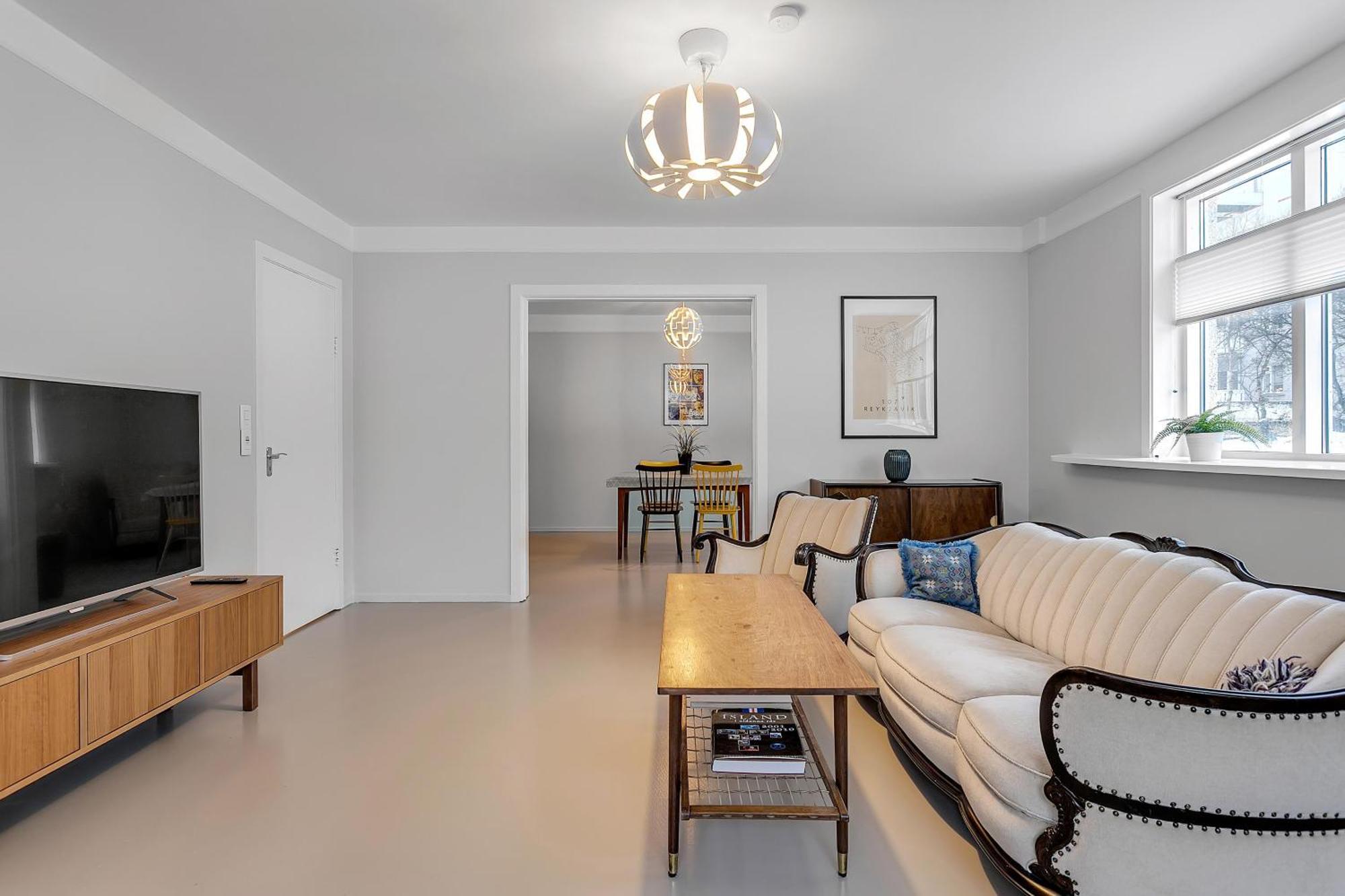 Spacious And - 3 Bedrooms