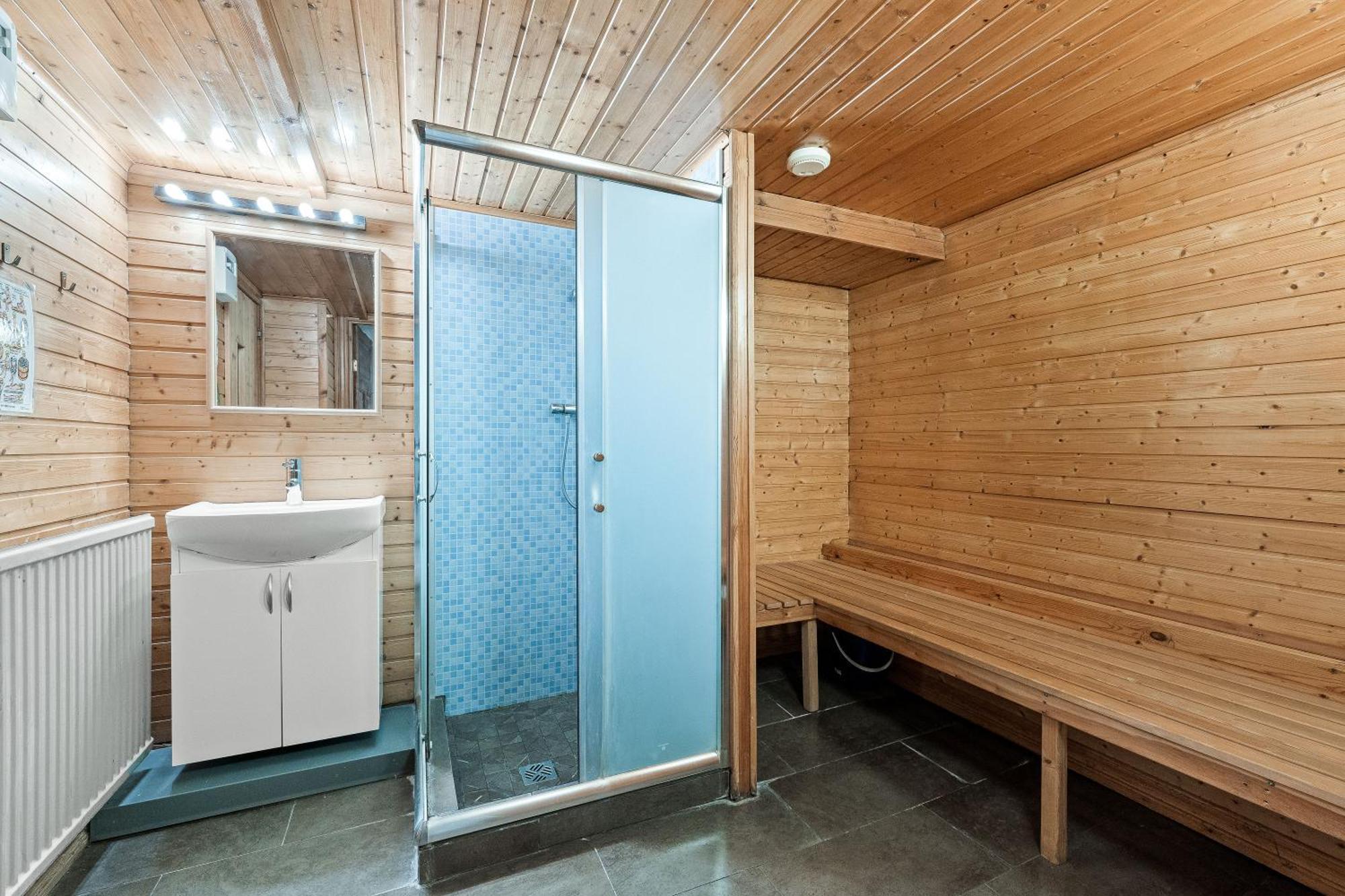 Vakantiehuis Massive In Downtown With A Sauna *