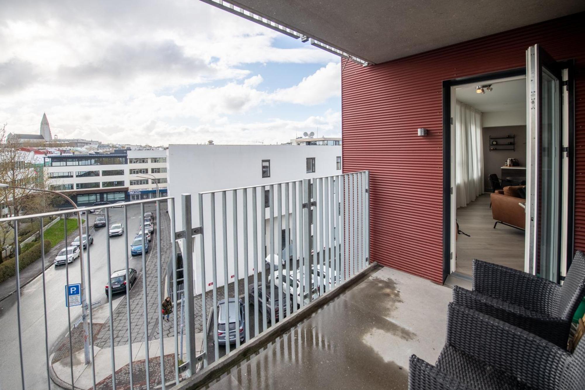 Lovely Modern 1-bedroom Apartment, Free Parking