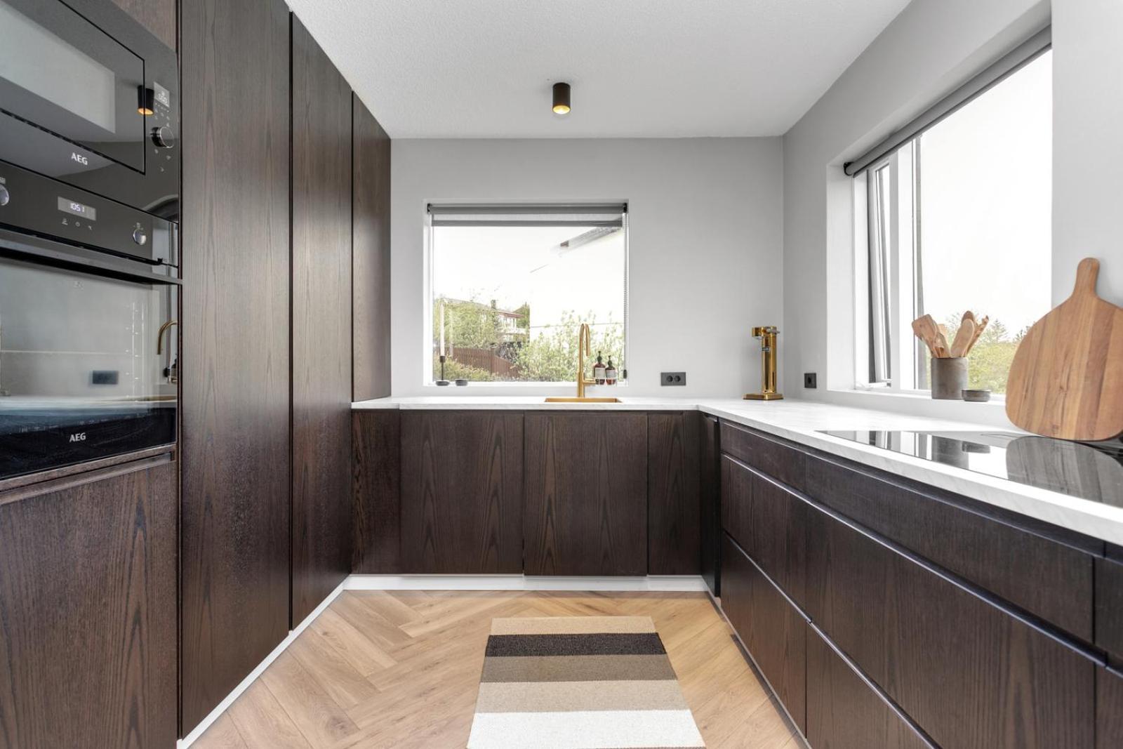 A Modern And Stylish Furnished House In *