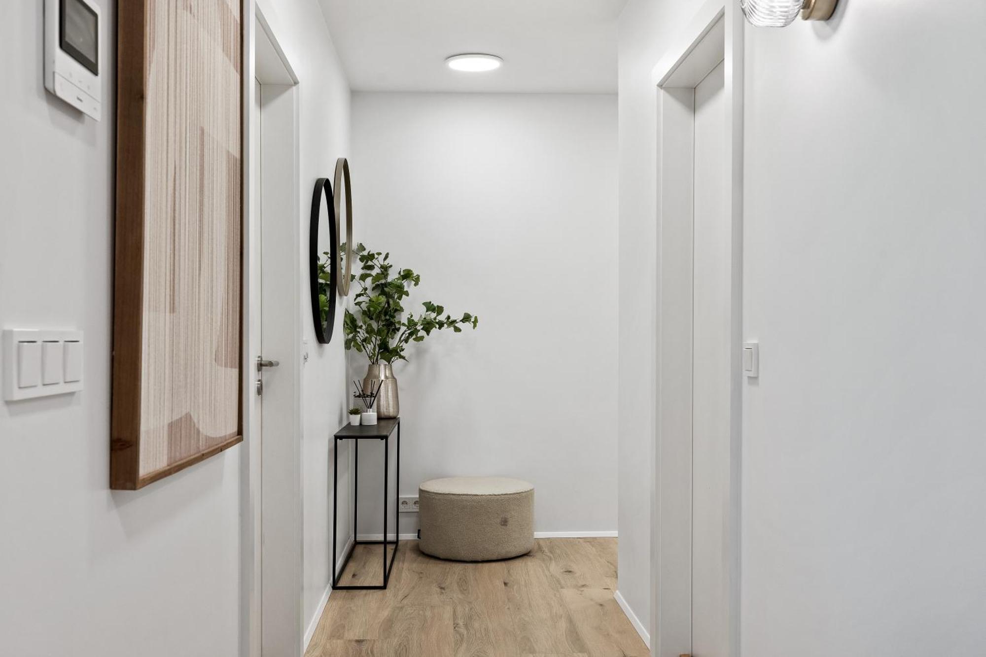 Unwind In Luxury Steps From Smaralind Mall * Reiquiavique