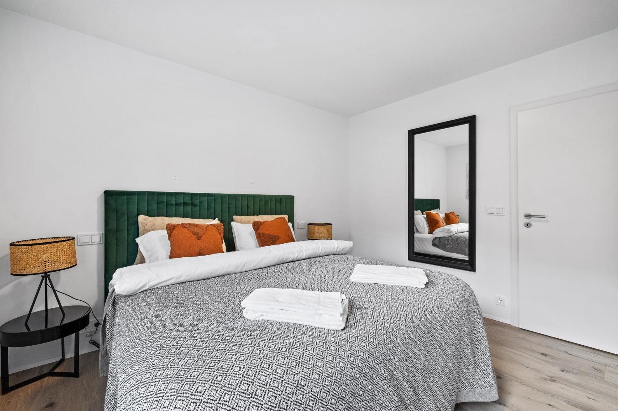 Unwind In Luxury Steps From Smaralind Mall Apartamento Reiquiavique