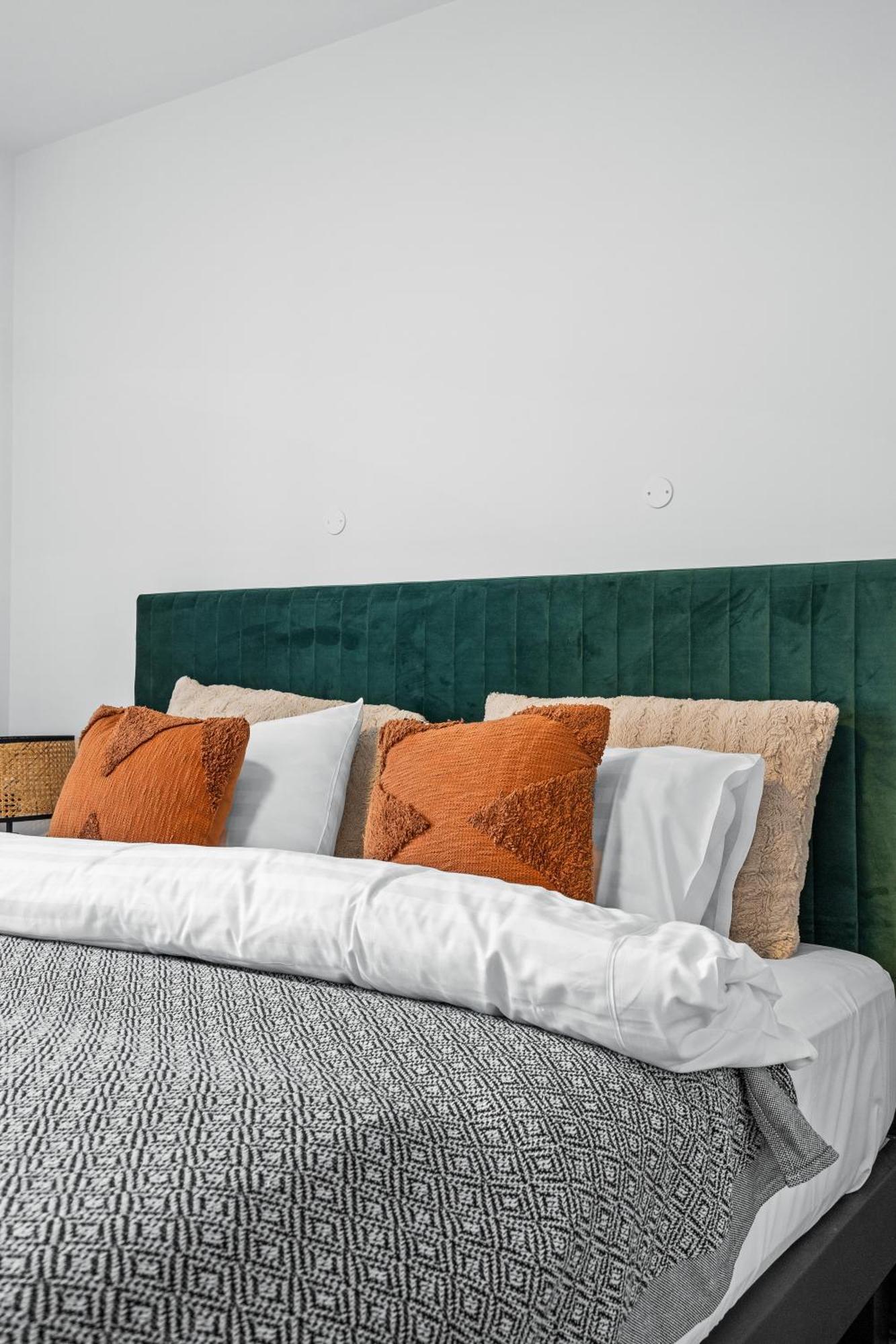 Apartamento Unwind In Luxury Steps From Smaralind Mall
