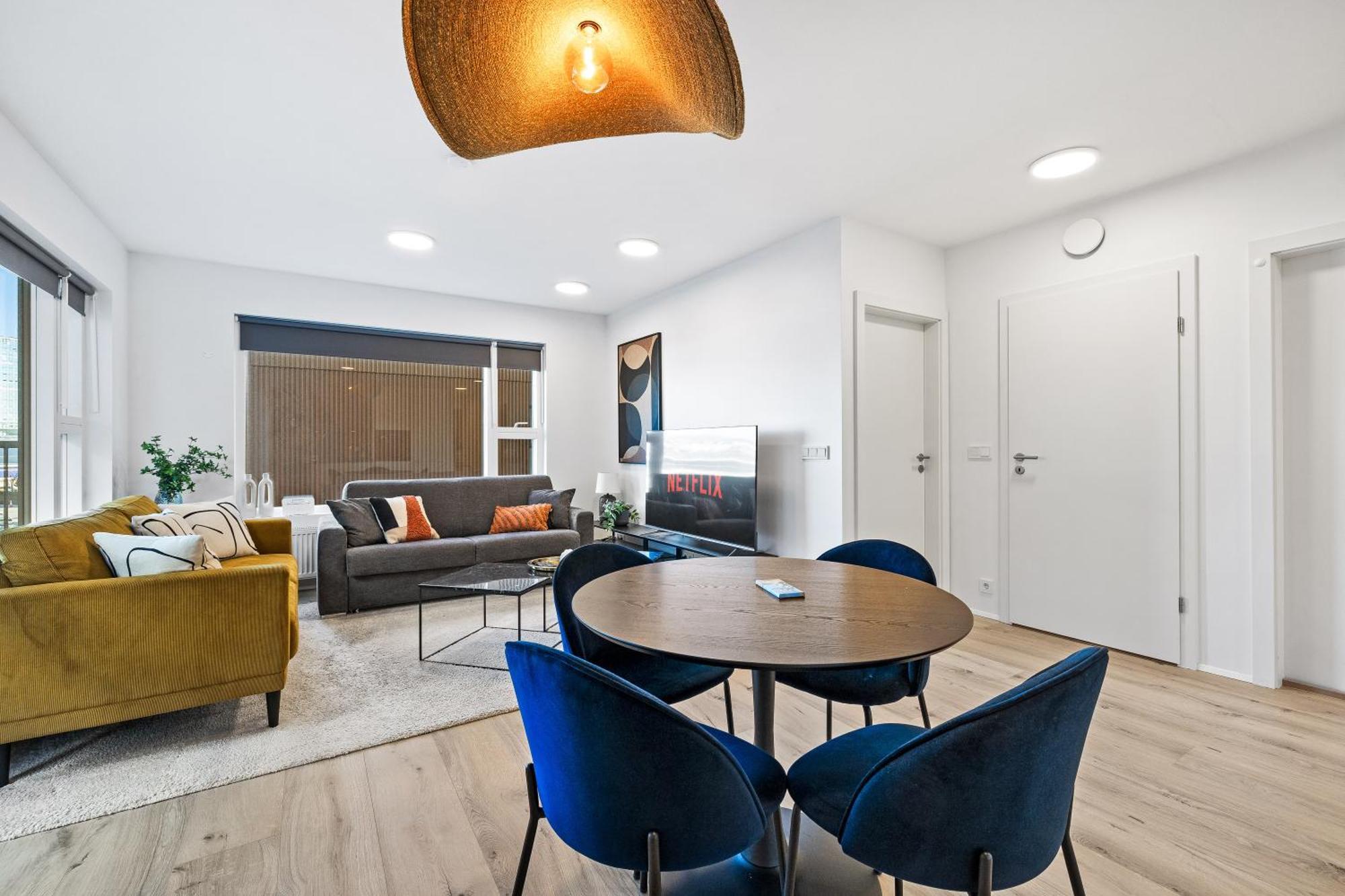 Apartment New Near Smaralind Mall With Private Parking Reykjavik