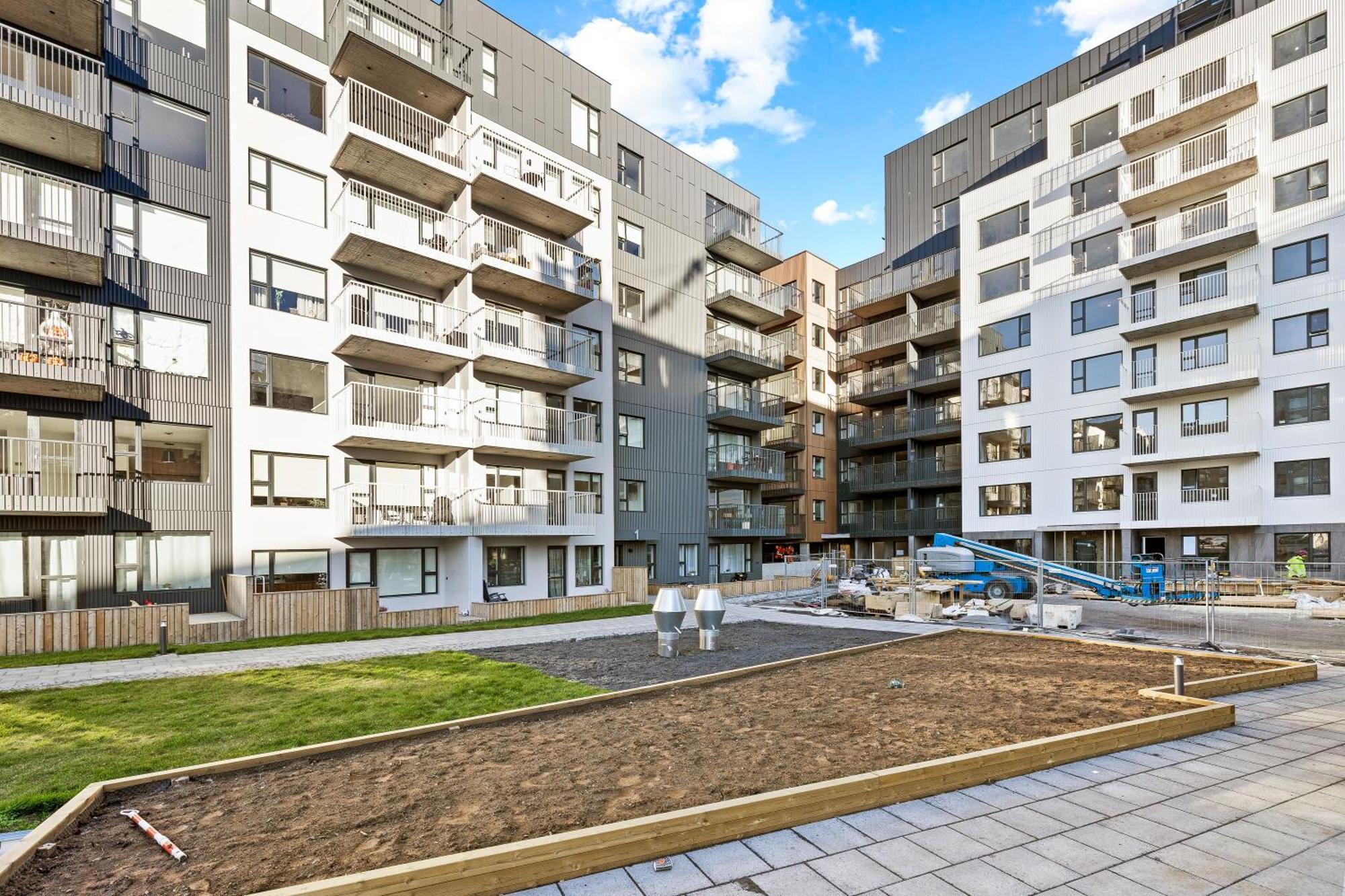 Apartment New Near Smaralind Mall With Private Parking *
