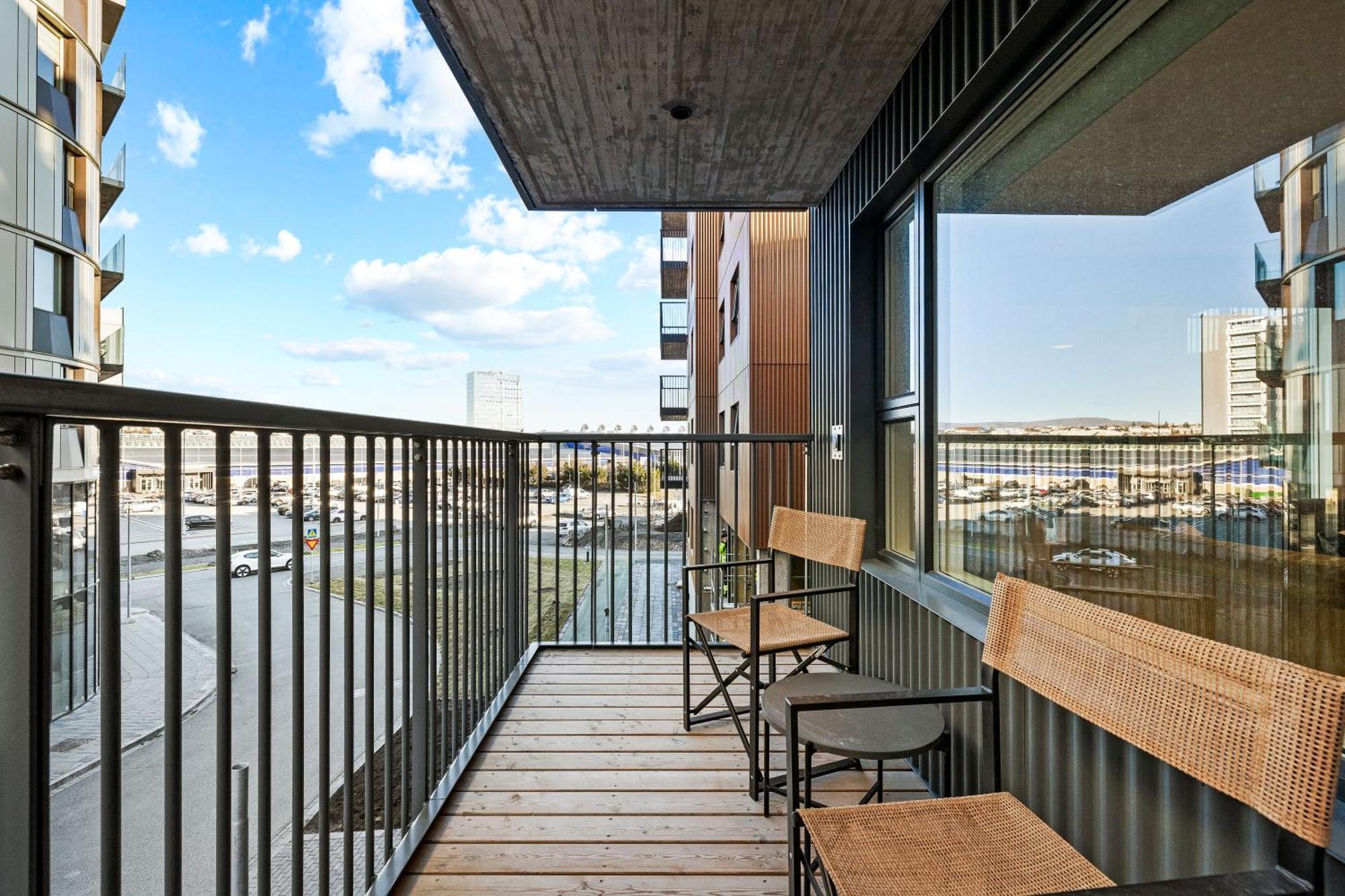 New Near Smaralind Mall With Private Parking Apartment
