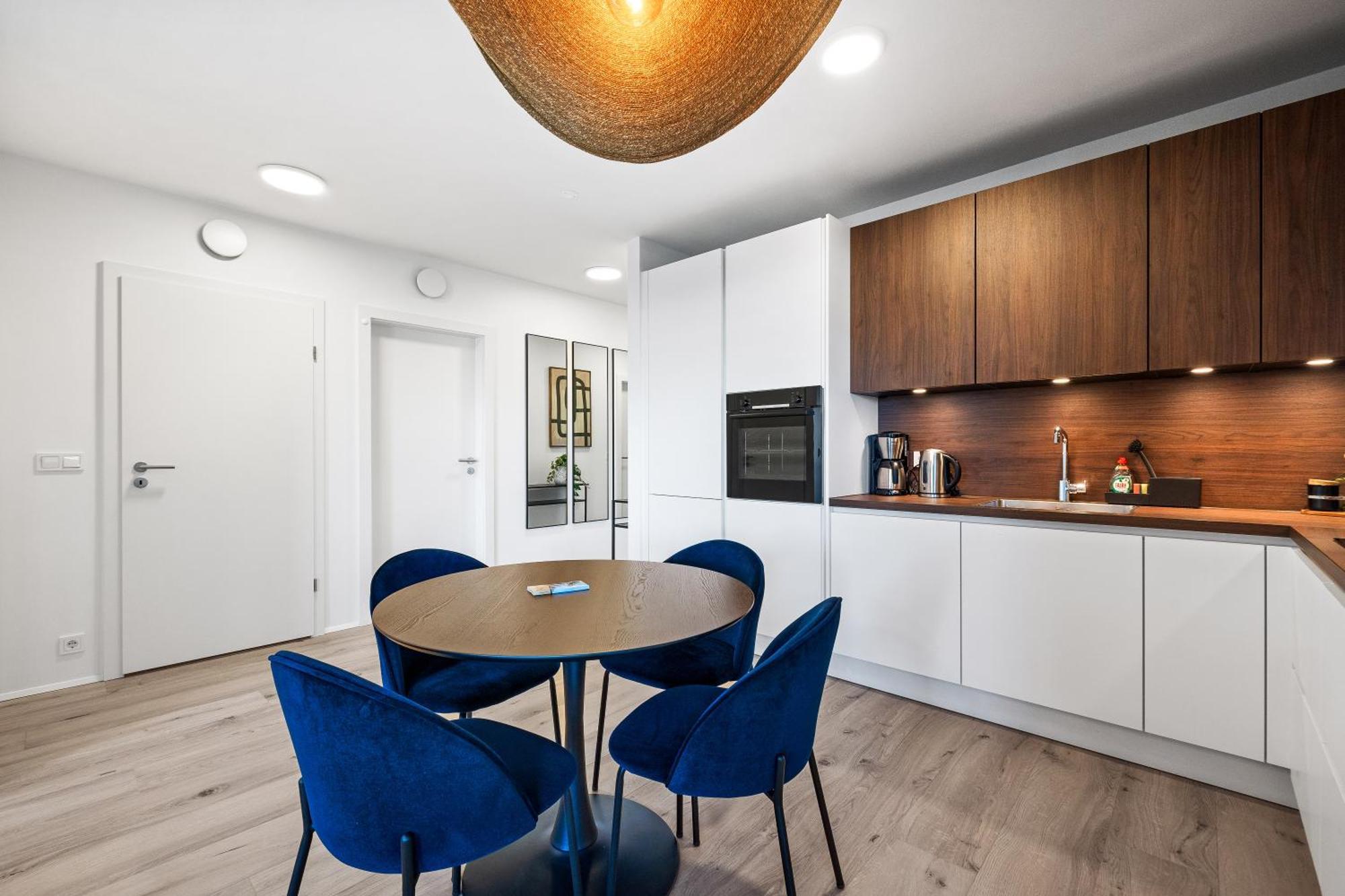 New Near Smaralind Mall With Private Parking Reykjavik