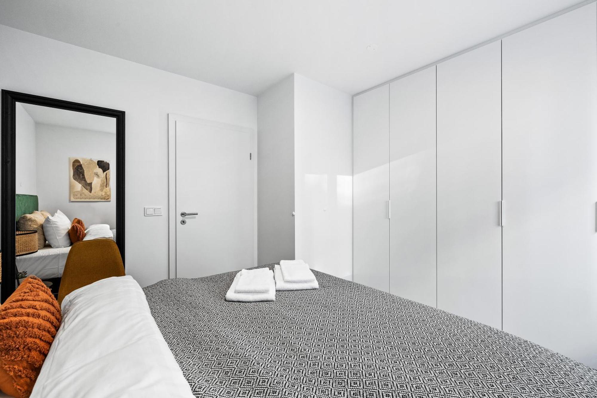 New Near Smaralind Mall With Private Parking Apartment Reykjavik