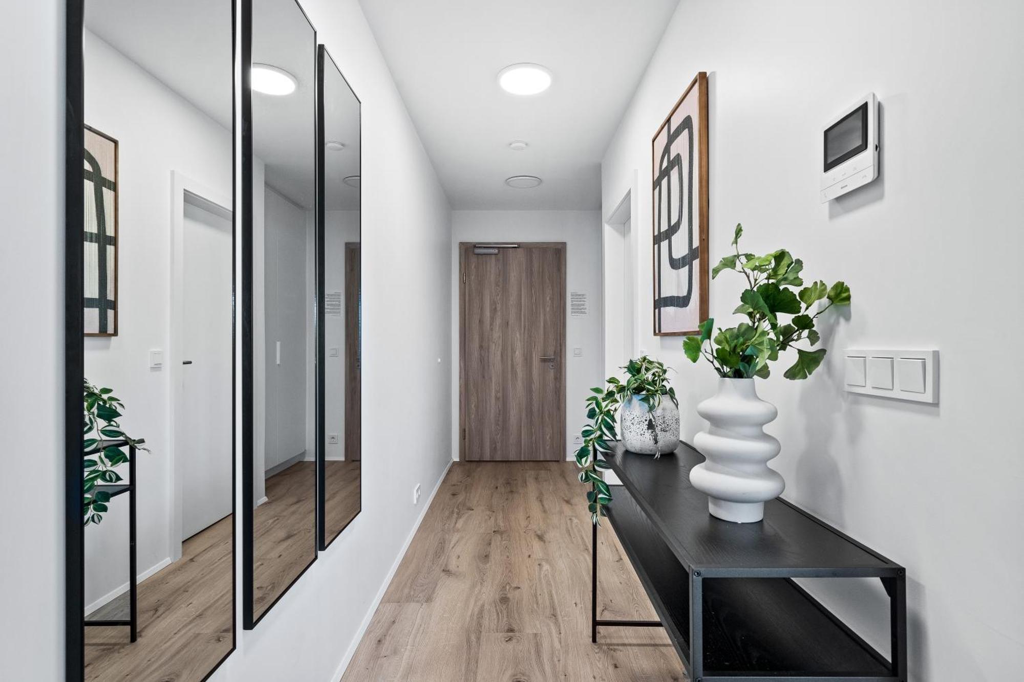New Near Smaralind Mall With Private Parking Apartment Reykjavik