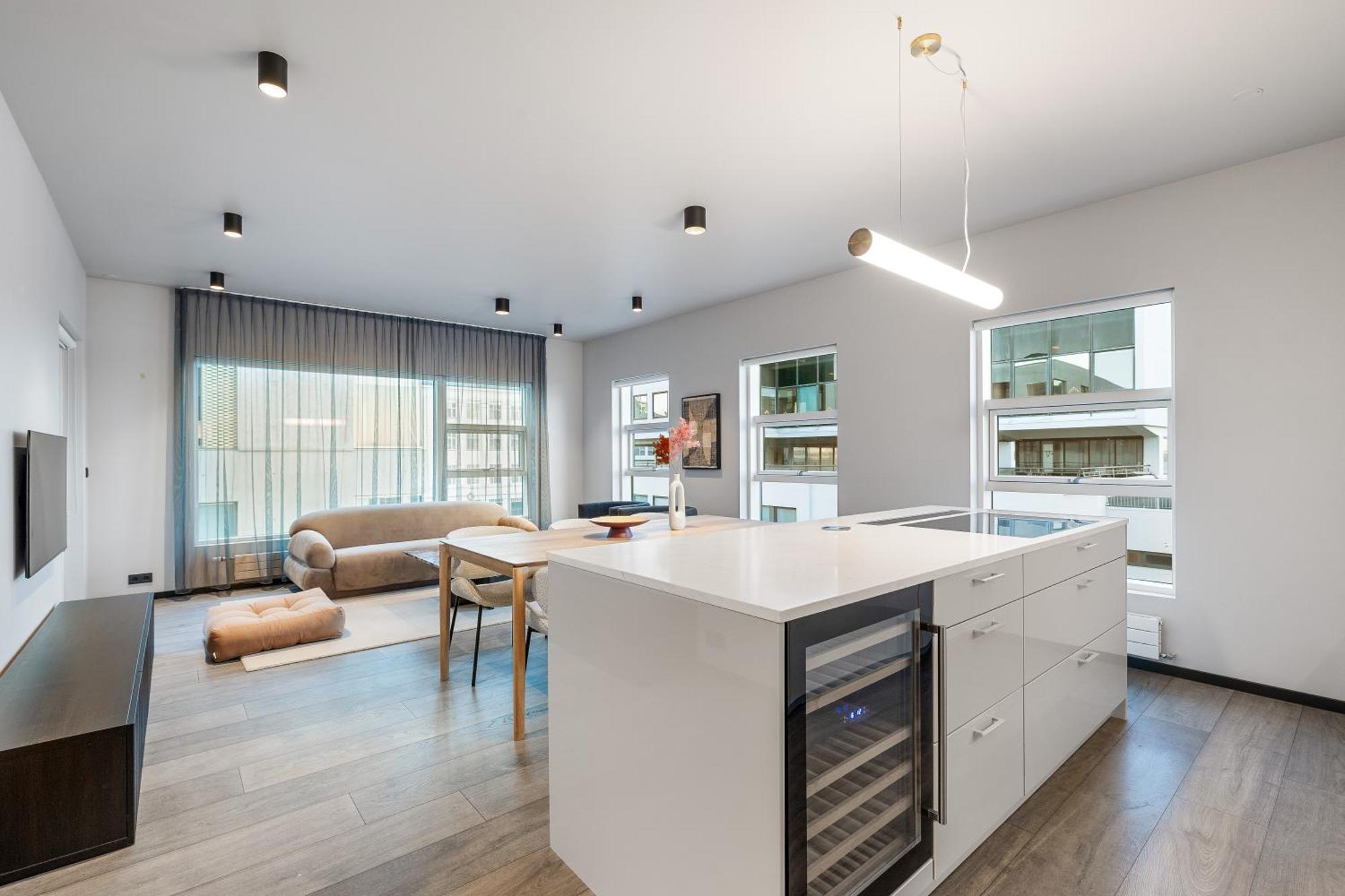 Harbour Lux 3br & 2ba In The Heart Of The With Free Parking