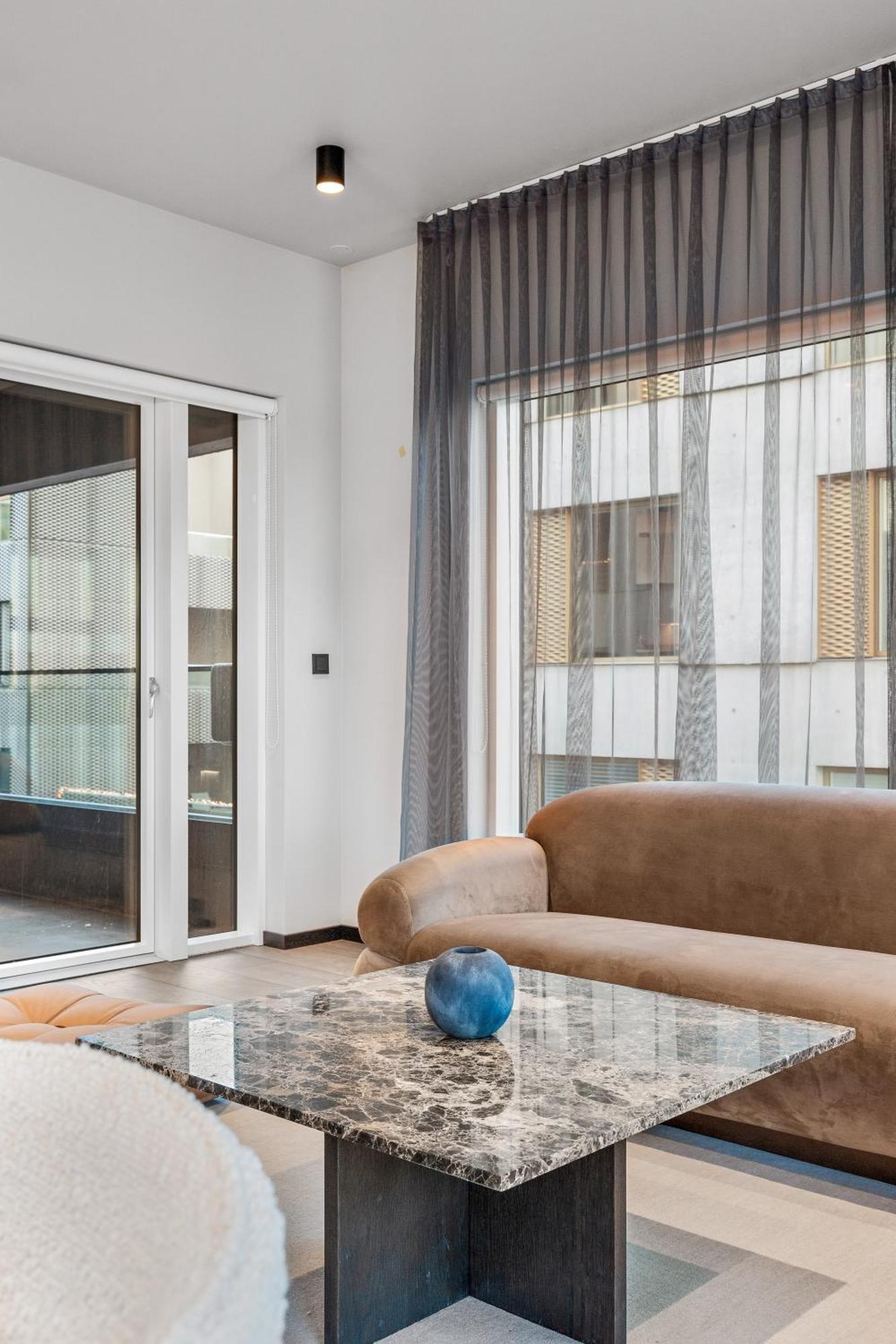 Harbour Lux 3br & 2ba In The Heart Of The With Free Parking Apartment