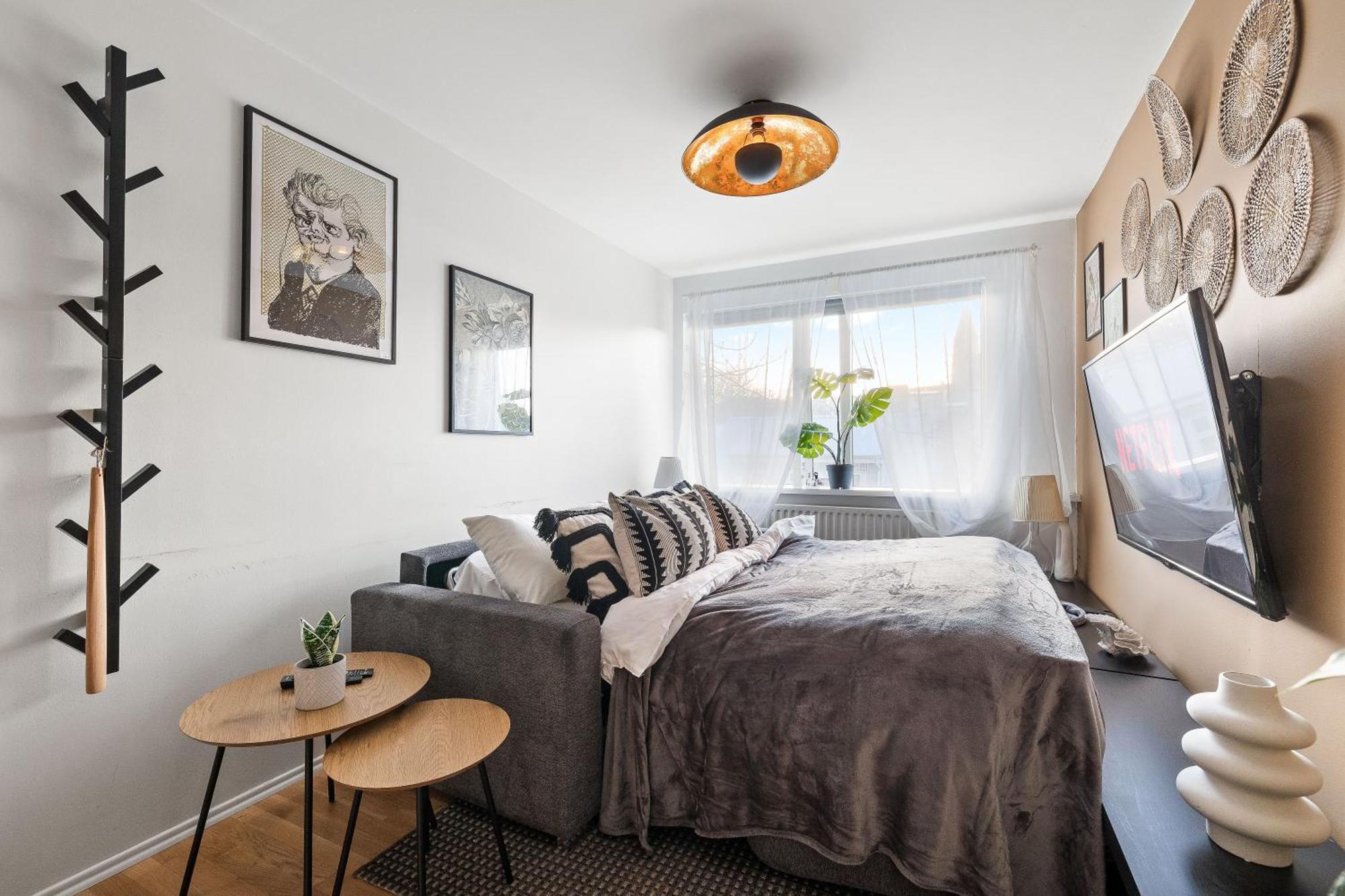 Prime Location Gem In The Heart Of Apartment *