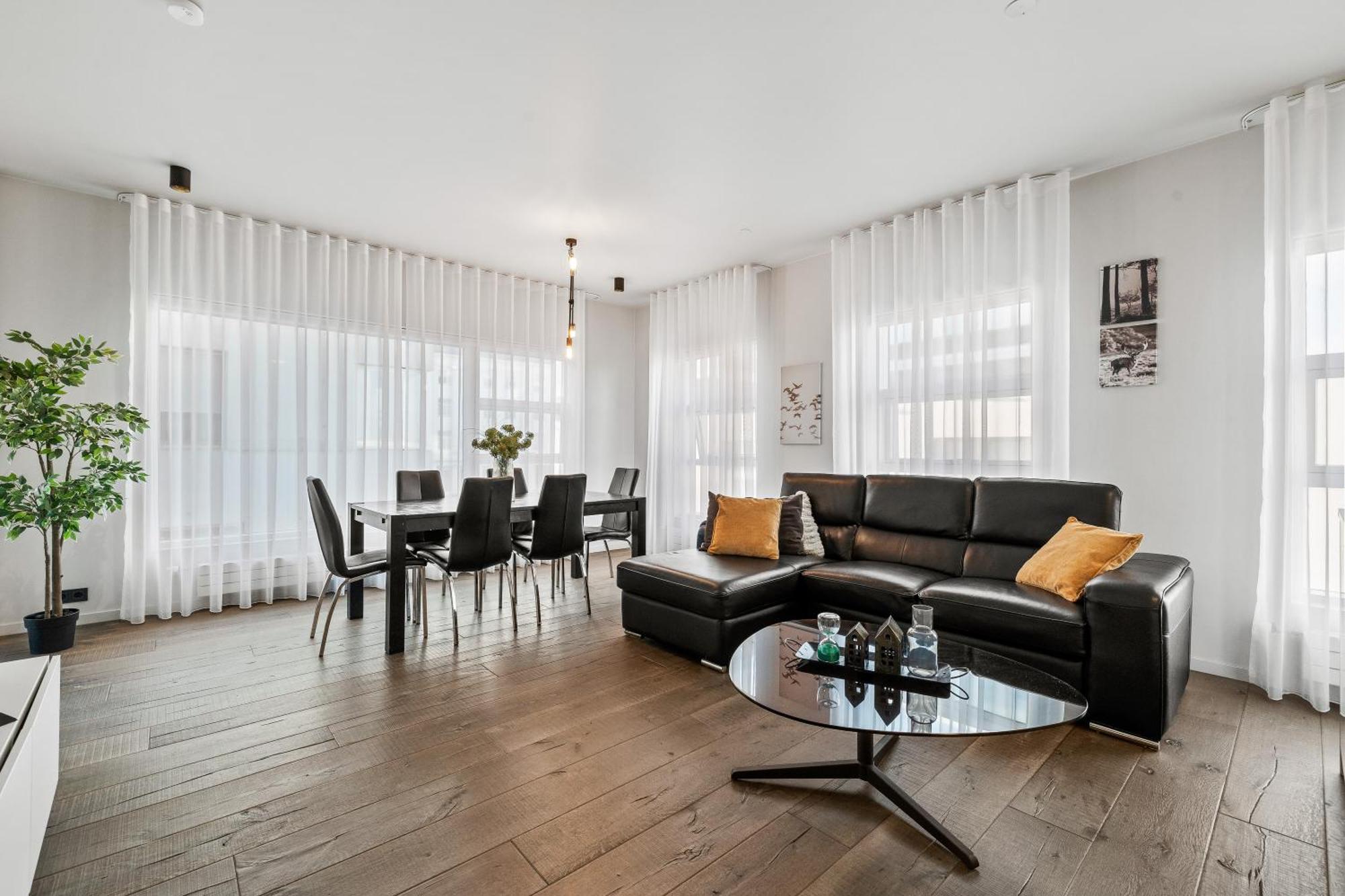 Vibrant Hafnatorg I Spacious With Expansive Garage Reykjavik