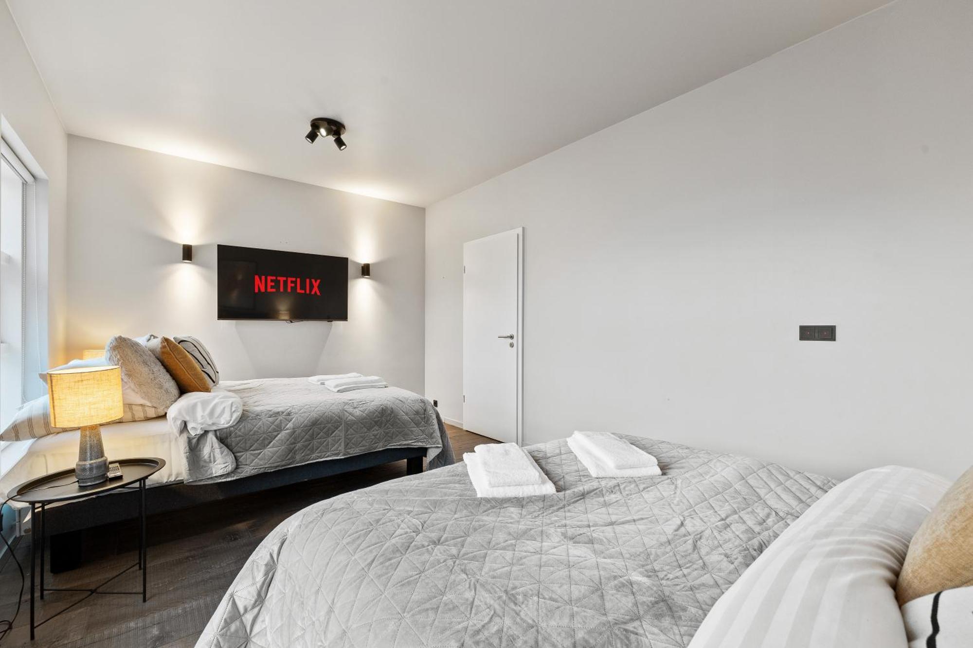 Apartment Vibrant Hafnatorg I Spacious With Expansive Garage Reykjavik