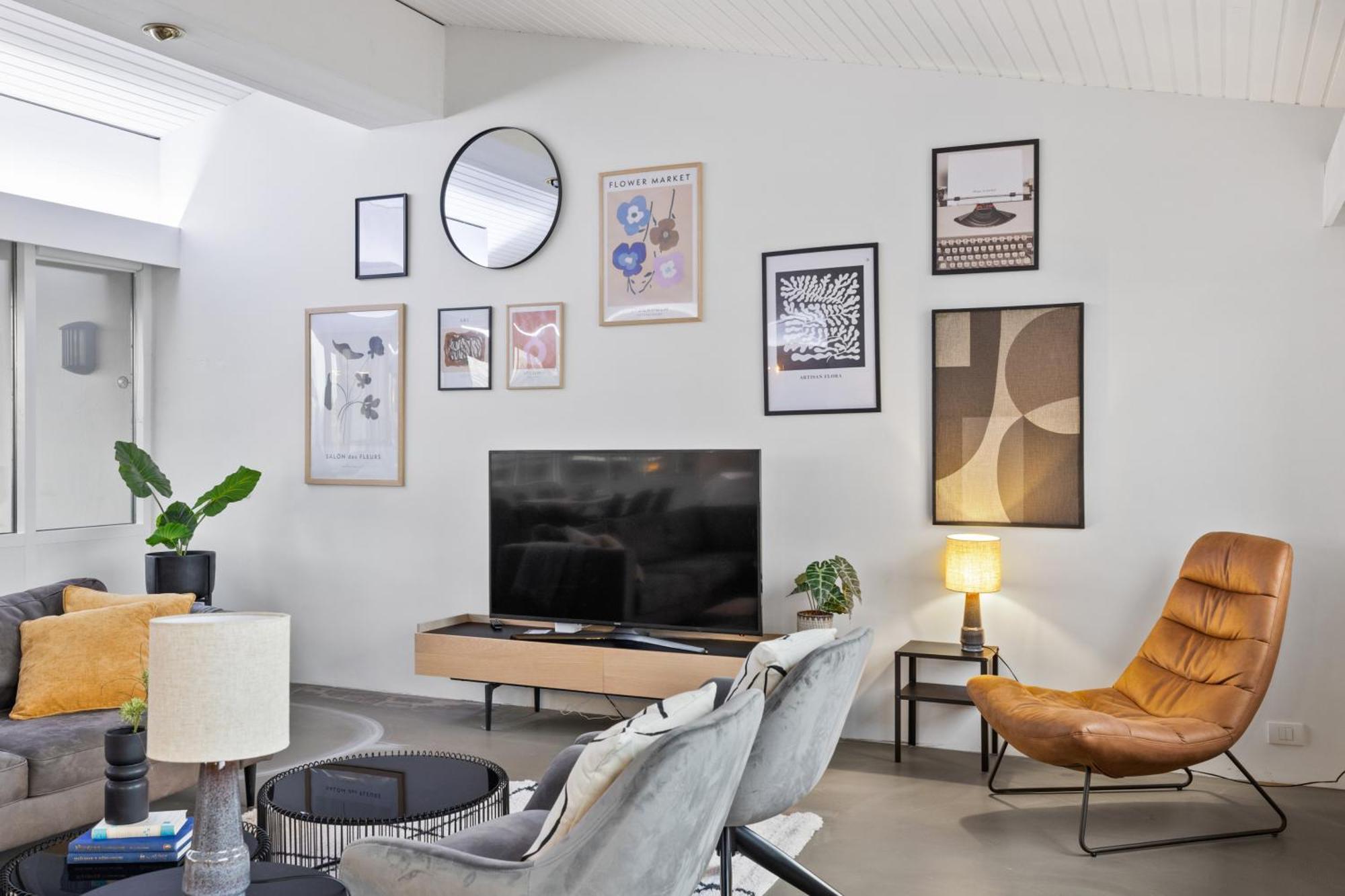 Penthouse On The Shopping Street-free Parking *