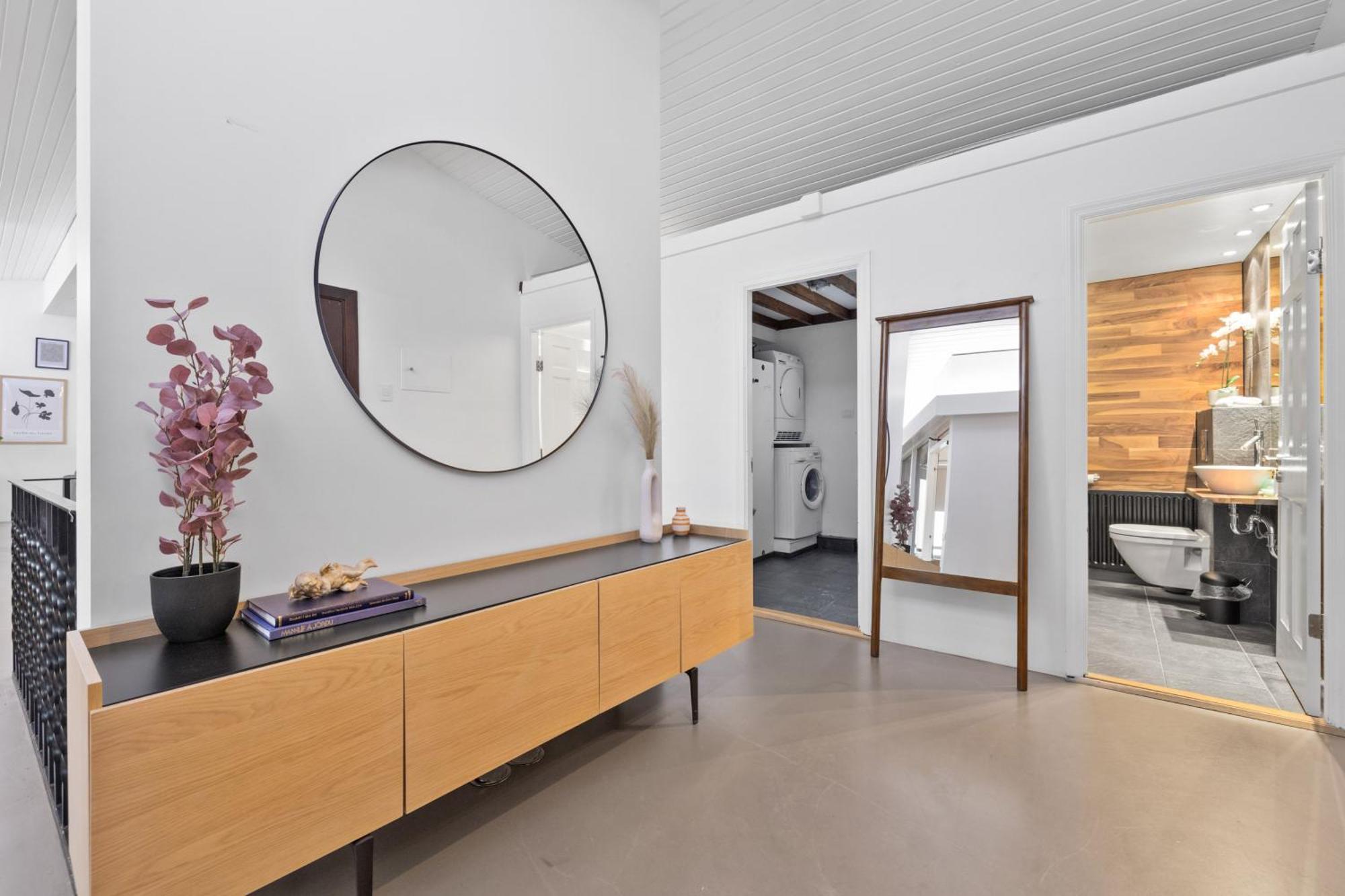 Penthouse On The Shopping Street-free Parking *