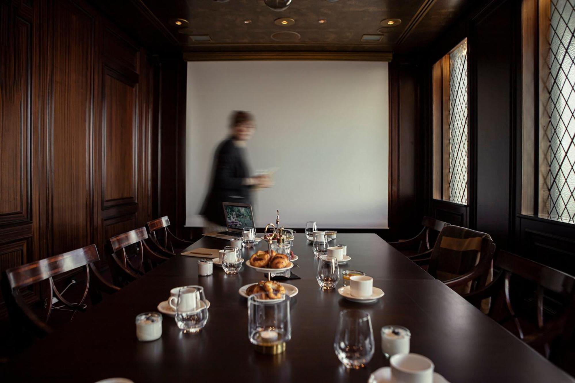 Hotel Holt - The Art 4*