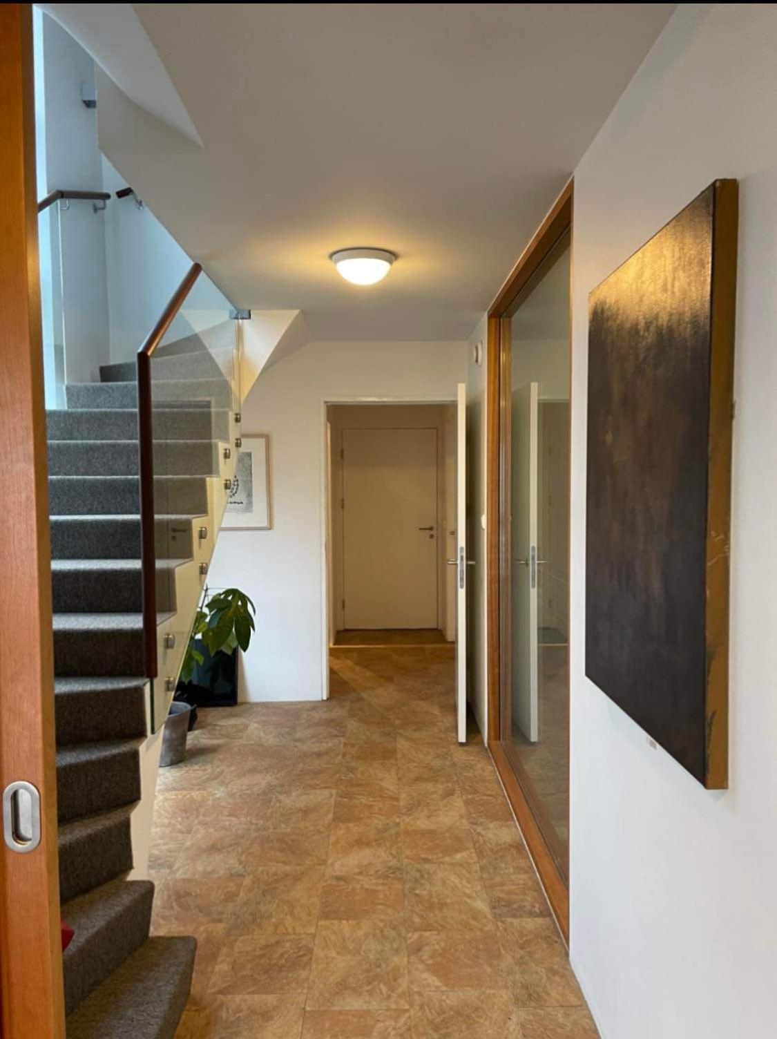 Apartment With Ocean View Reykjavik