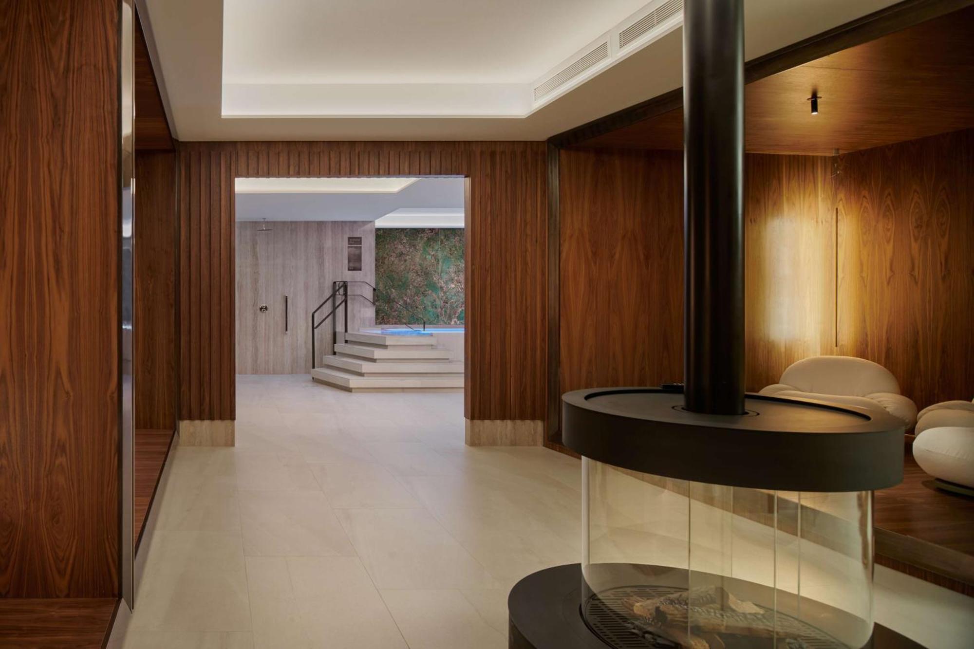 Hotel Iceland Parliament Hotel, Curio Collection By Hilton