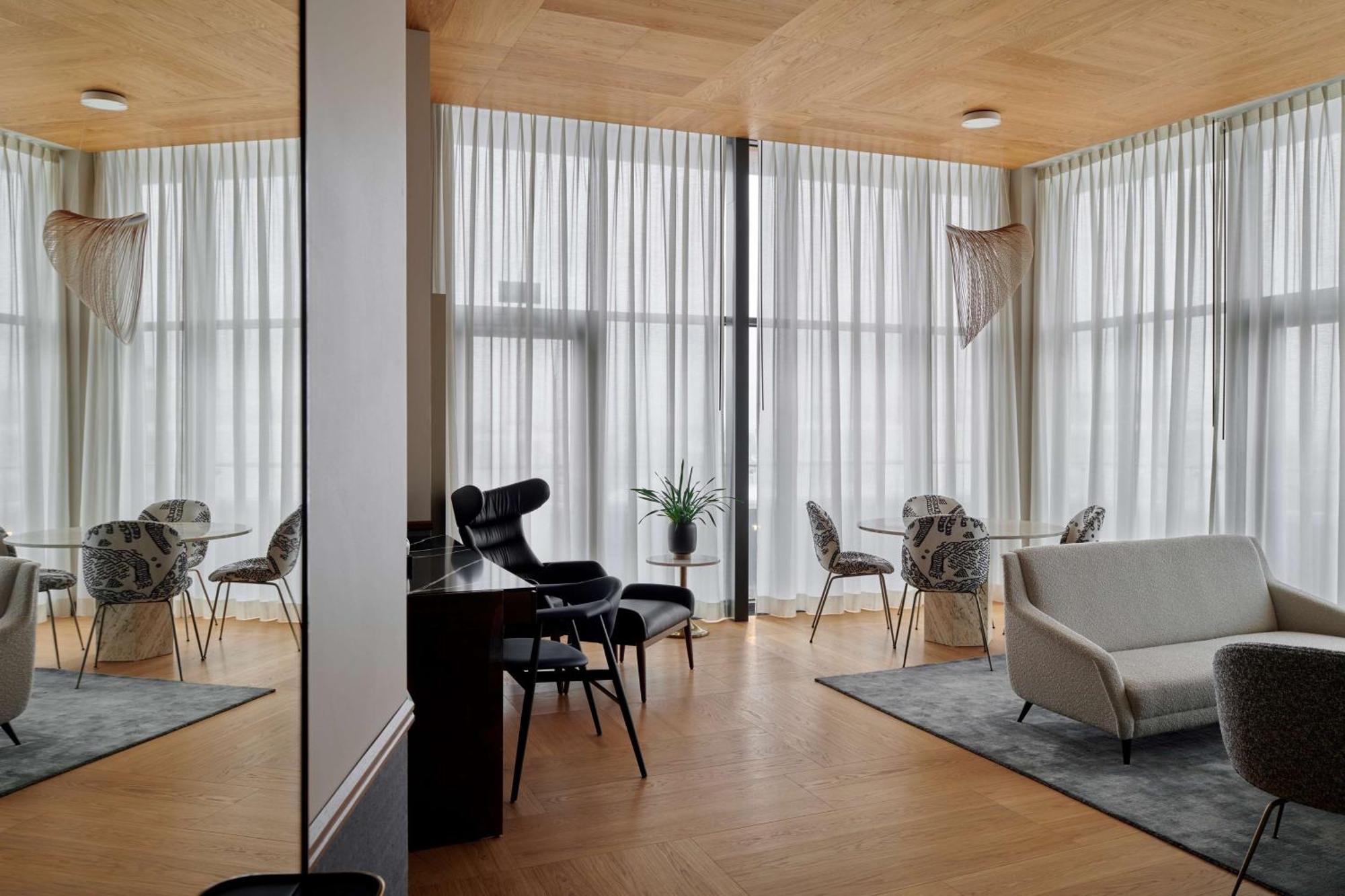 Hotel Iceland Parliament Hotel, Curio Collection By Hilton 4*