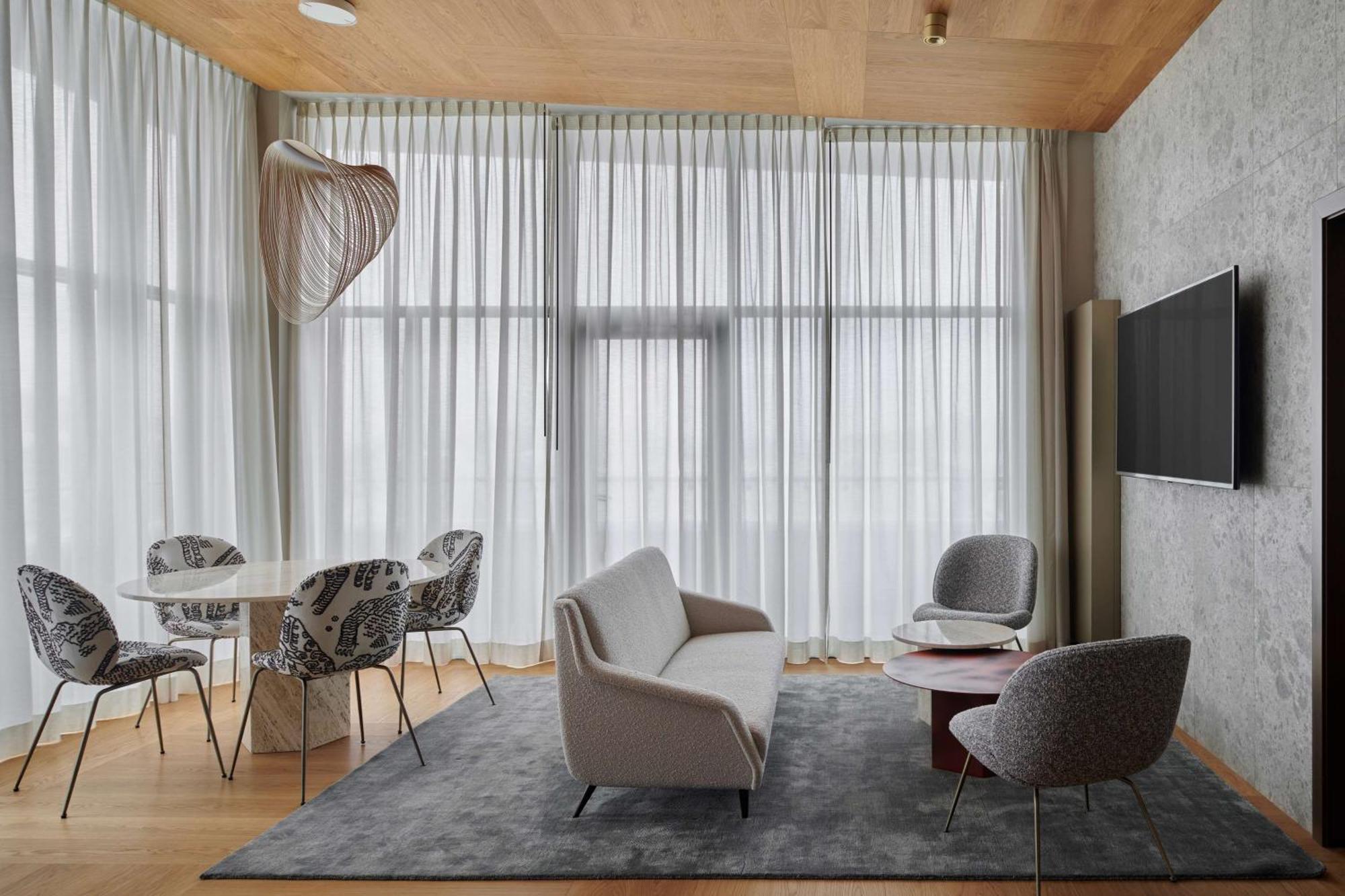 Hotel Iceland Parliament Hotel, Curio Collection By Hilton