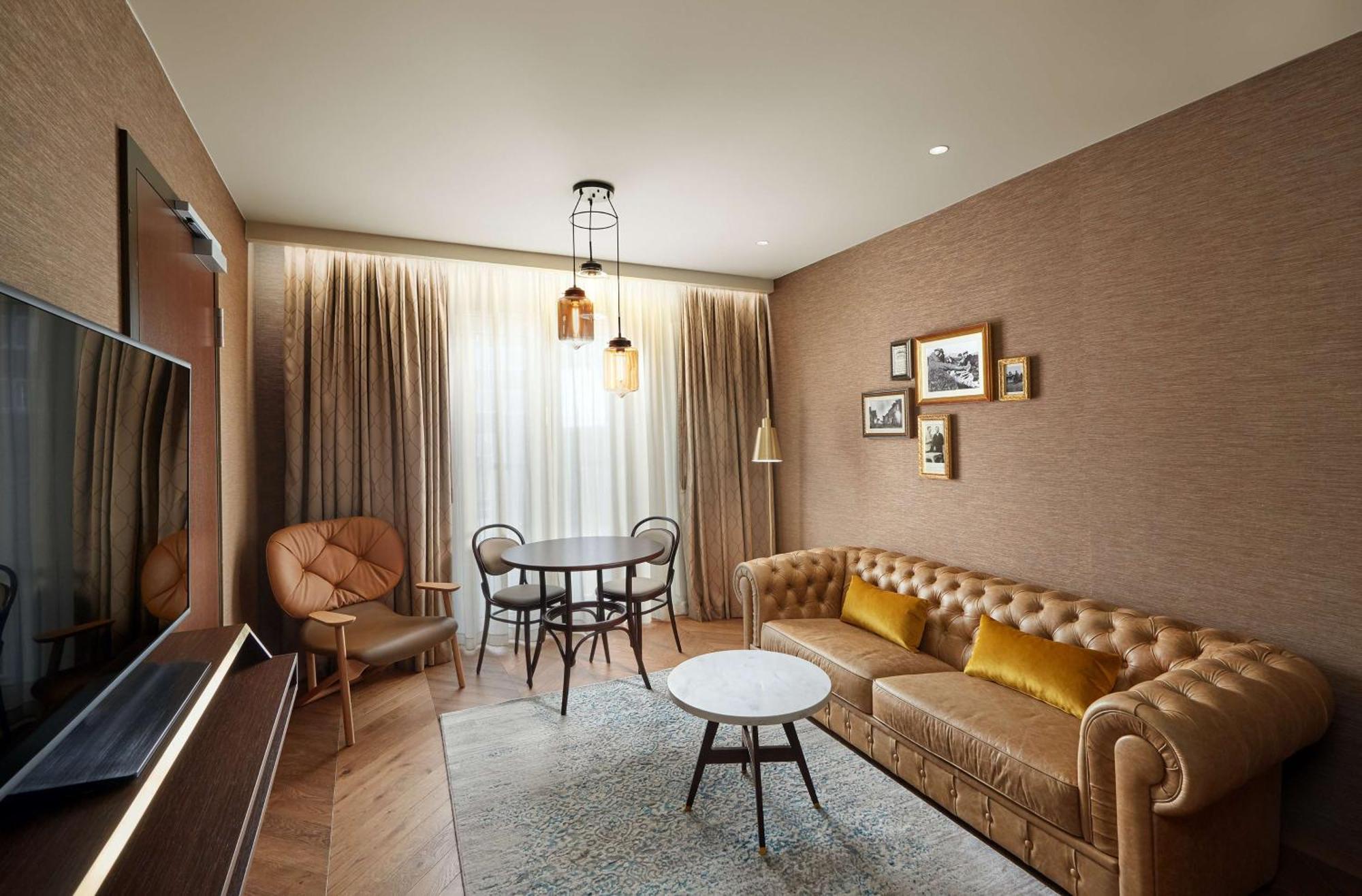 Konsulat Hotel, Curio Collection By Hilton 4* Reykjavik