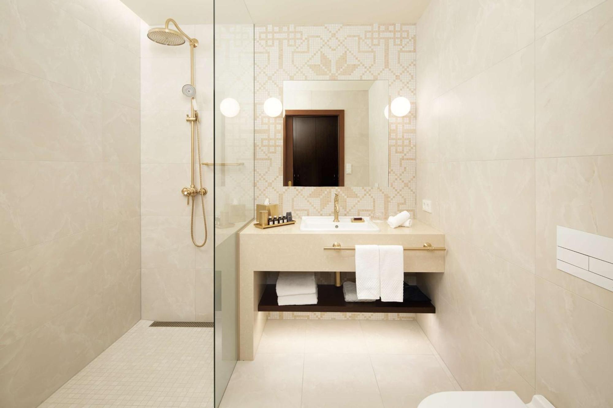 Konsulat Hotel, Curio Collection By Hilton 4* Reykjavik
