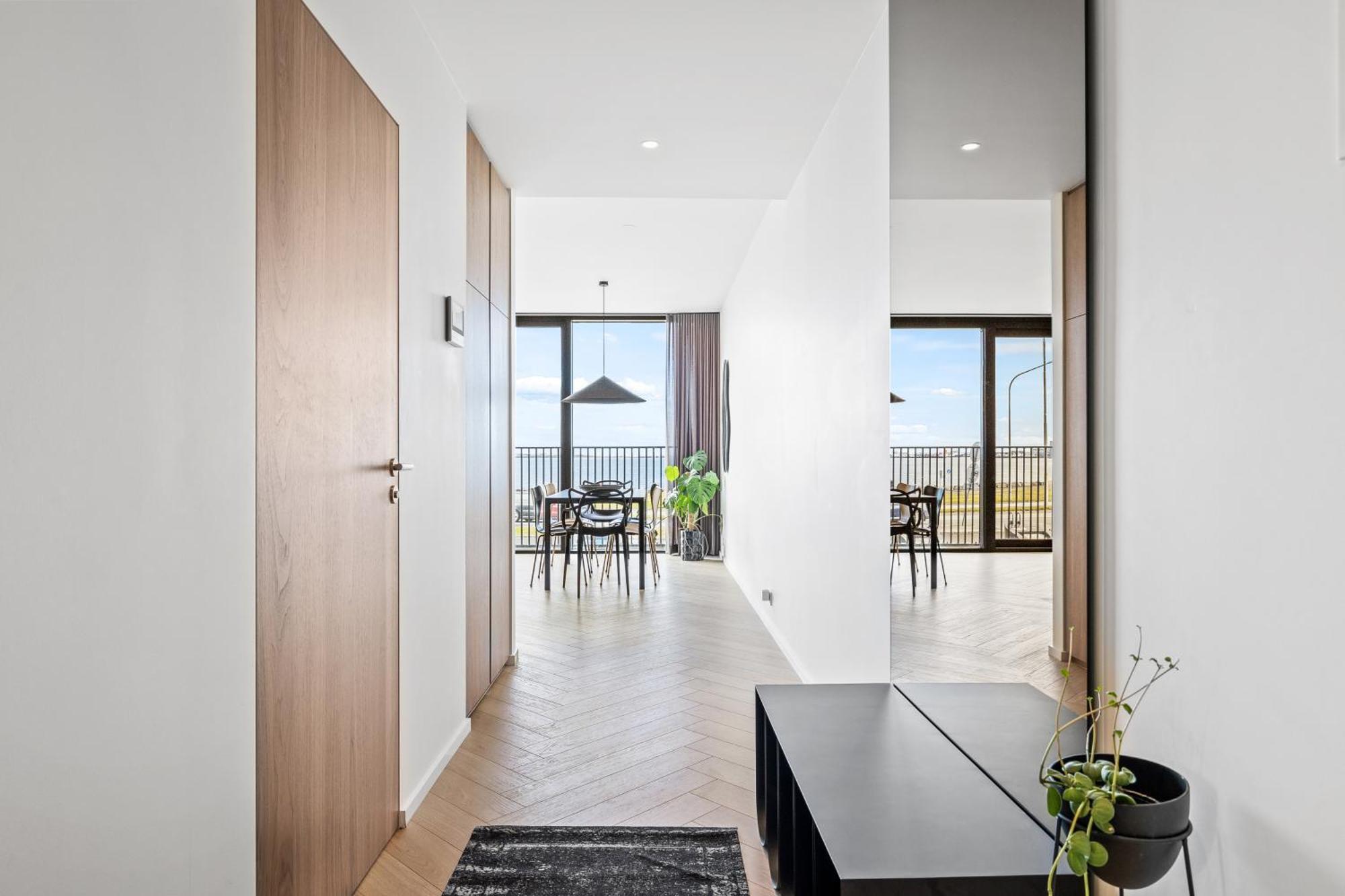 Specious 3br & 2ba With Ocean View - Free Parking Apartamento