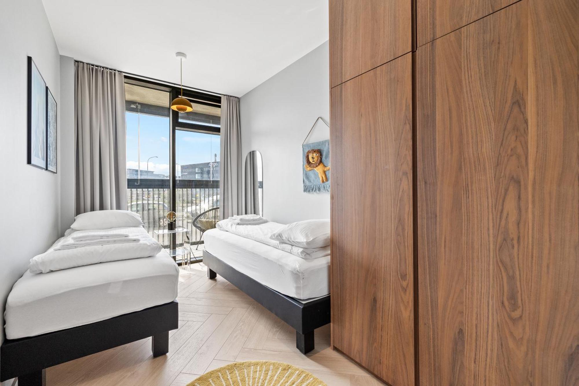 Specious 3br & 2ba With Ocean View - Free Parking
