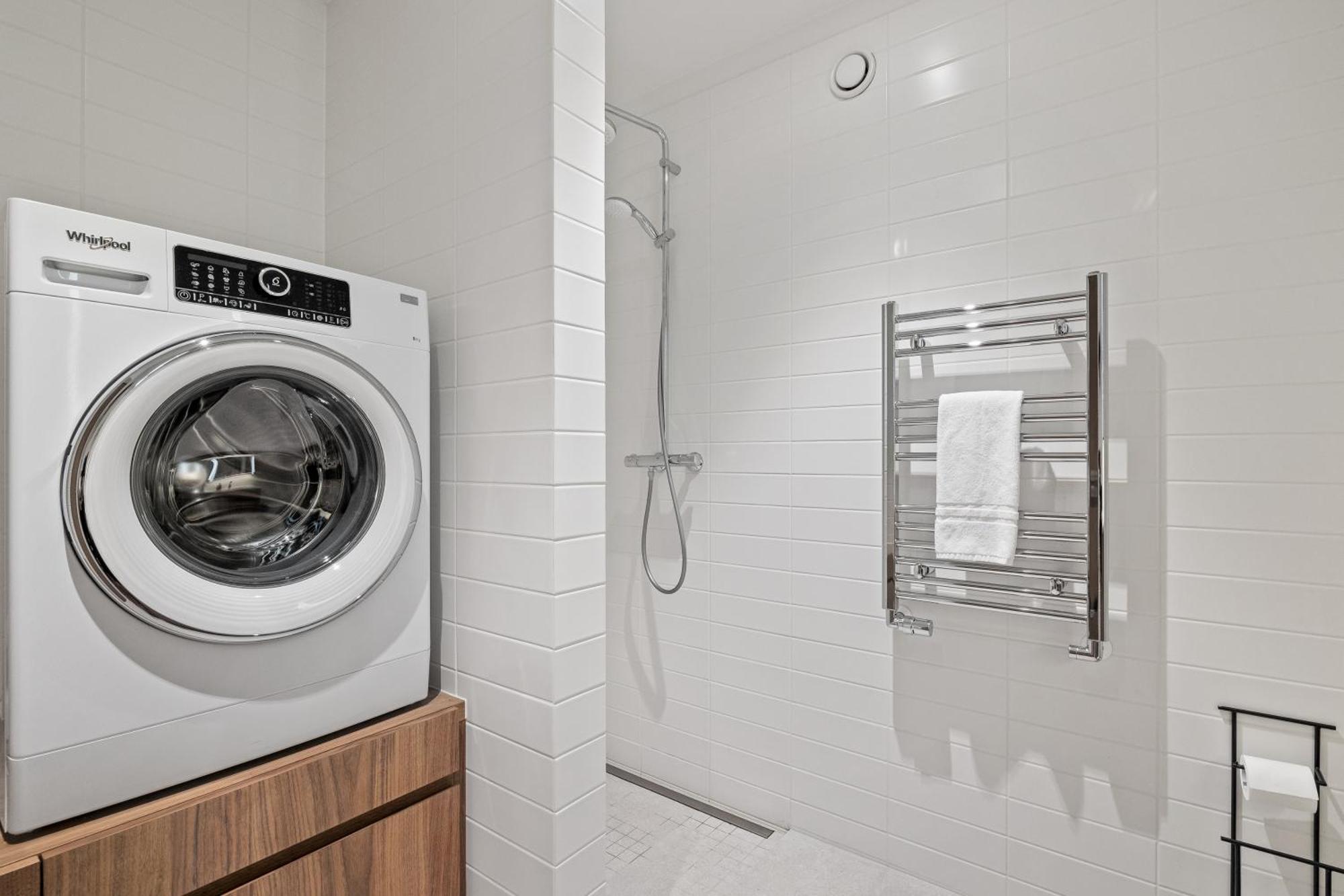Specious 3br & 2ba With Ocean View - Free Parking Apartamento