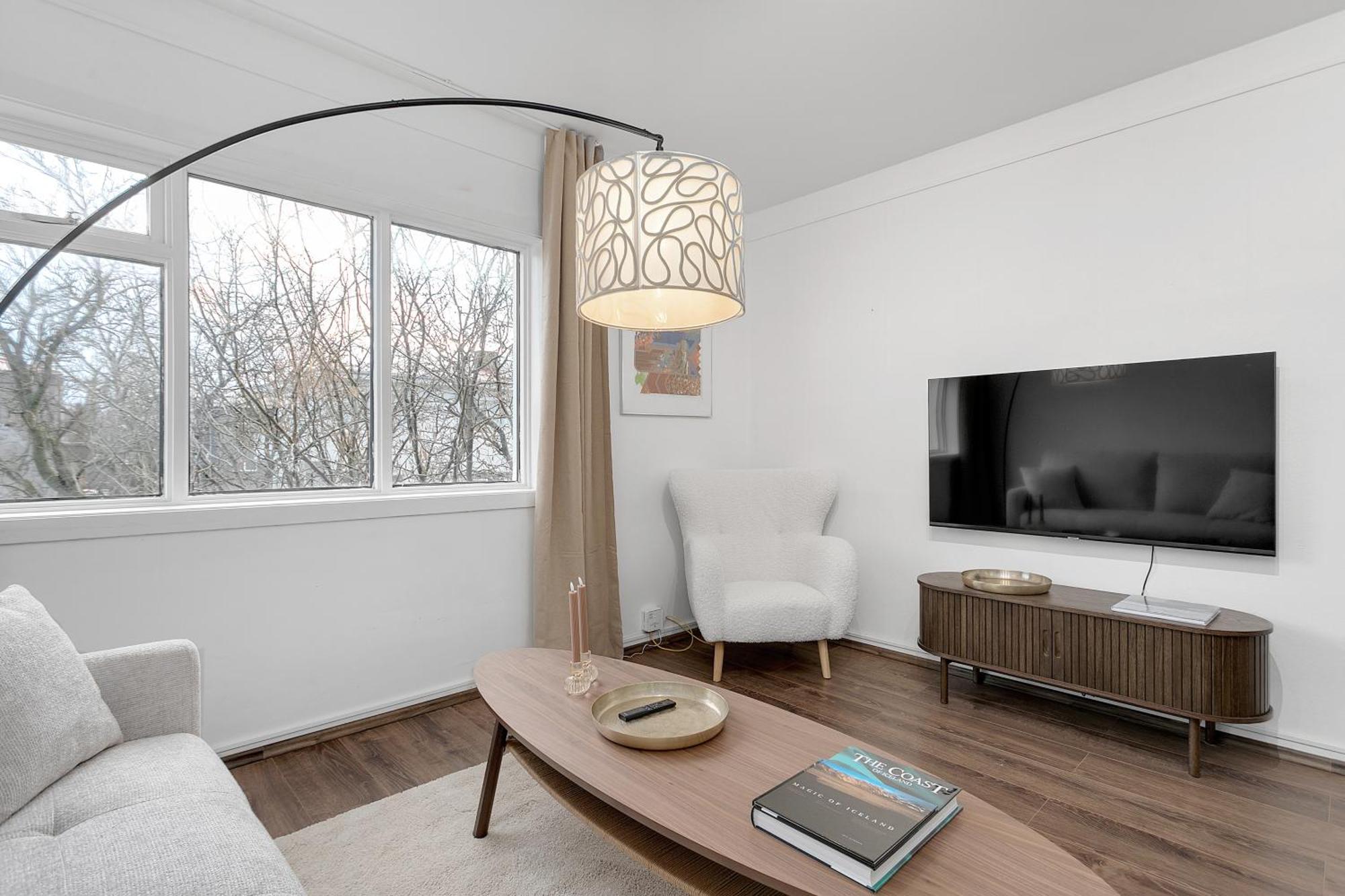 Modern 2br Flat In Apartment *