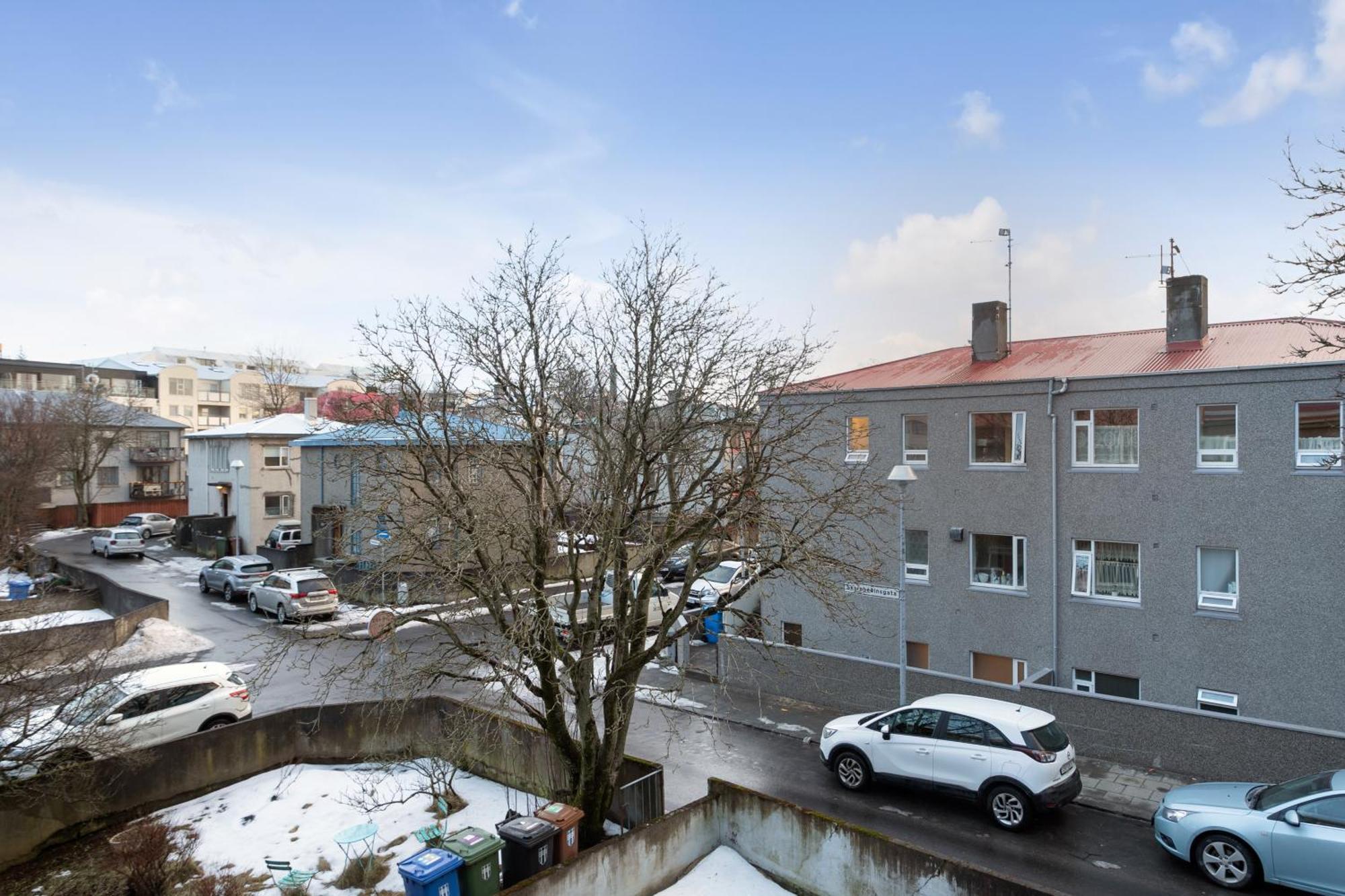 Modern 2br Flat In Reykjavík