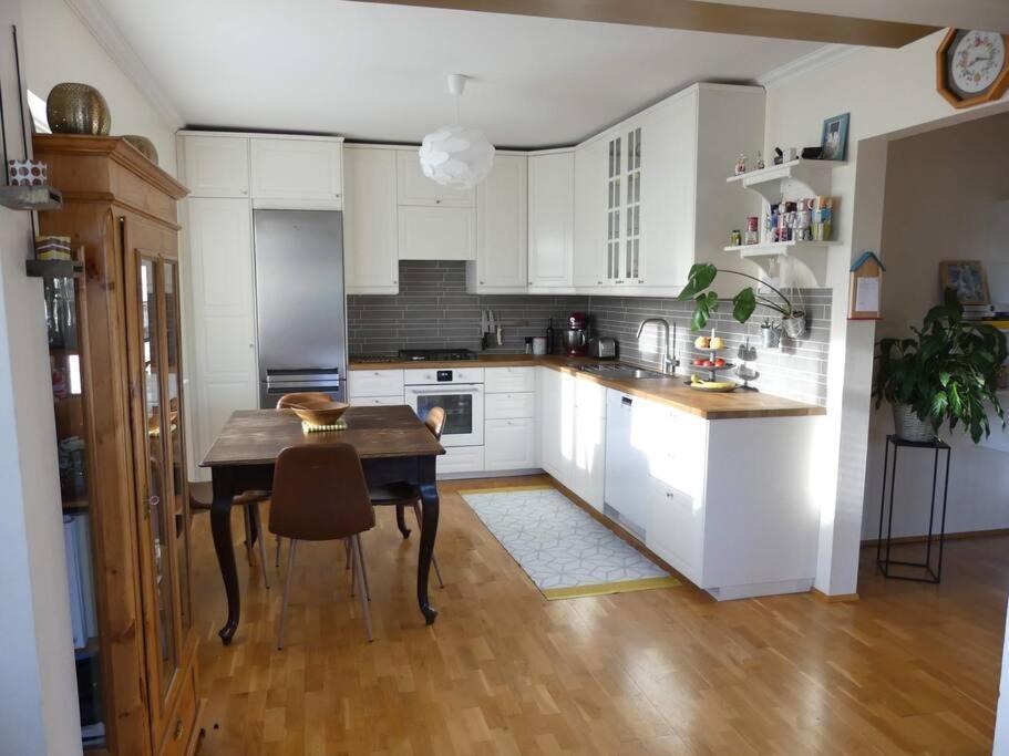 Bright 2 Bedroom In Reykjavik