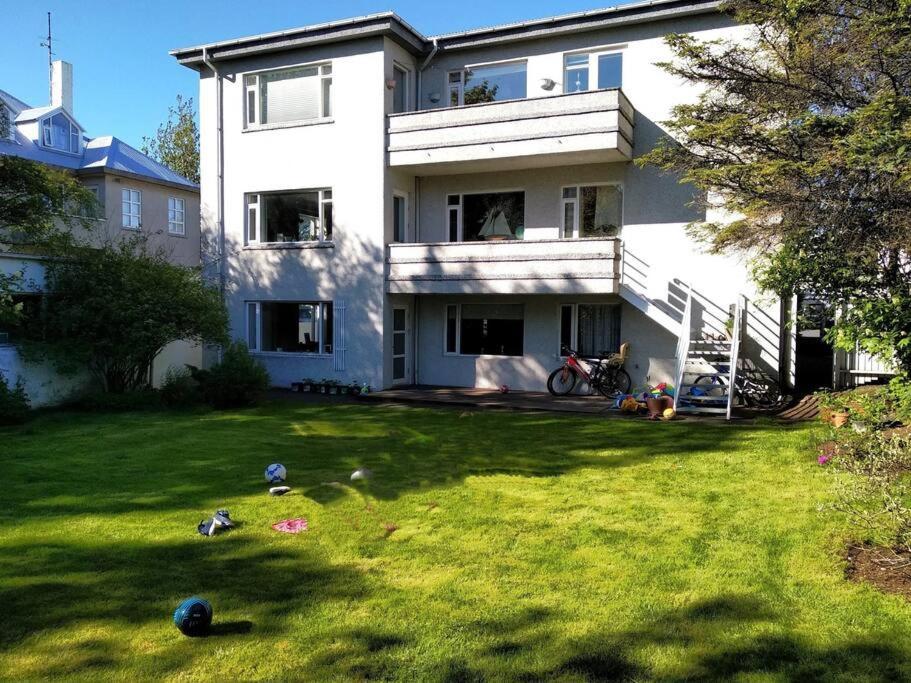 Bright 2 Bedroom In