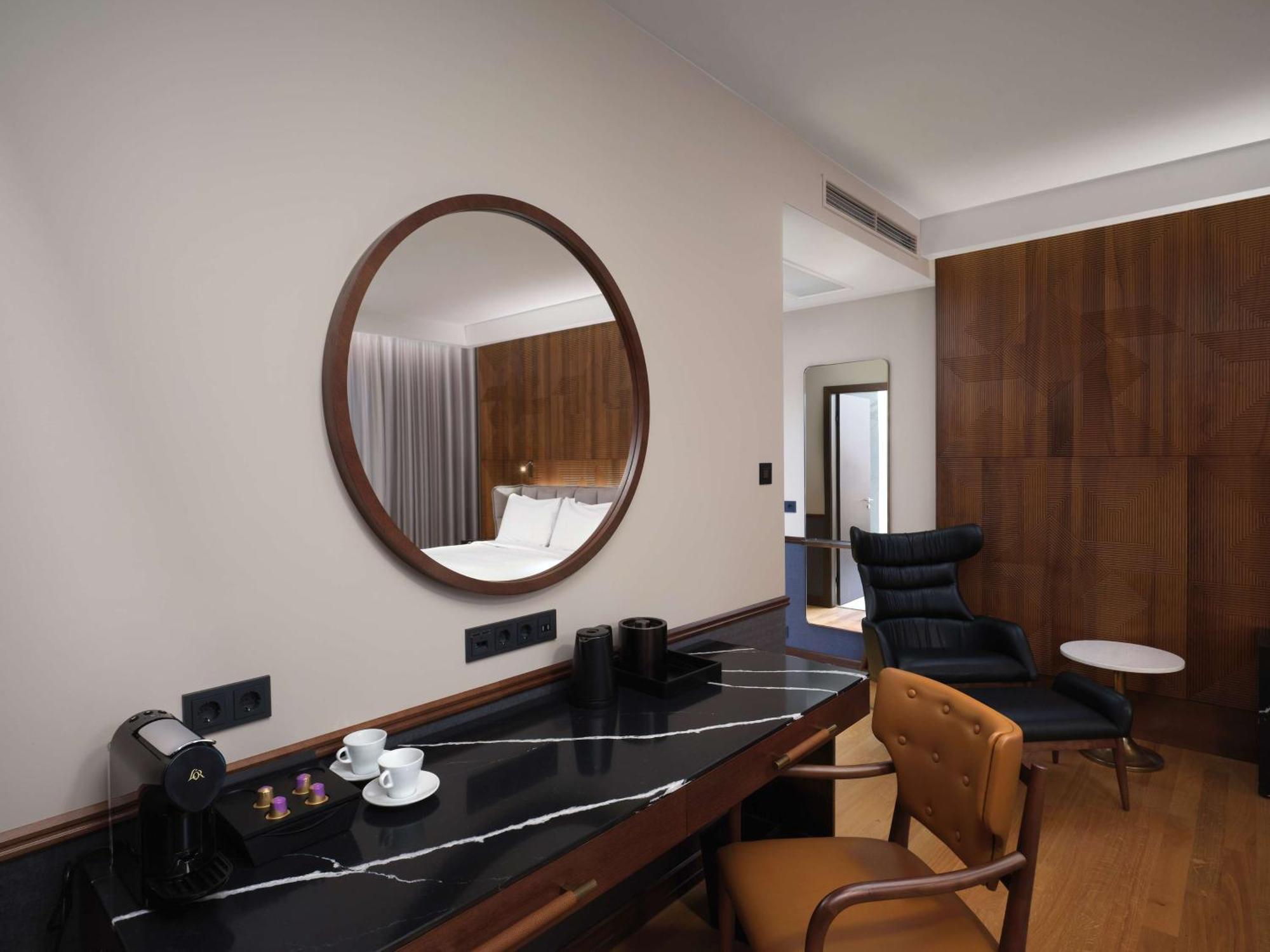 Hotel Iceland Parliament Hotel, Curio Collection By Hilton 4*