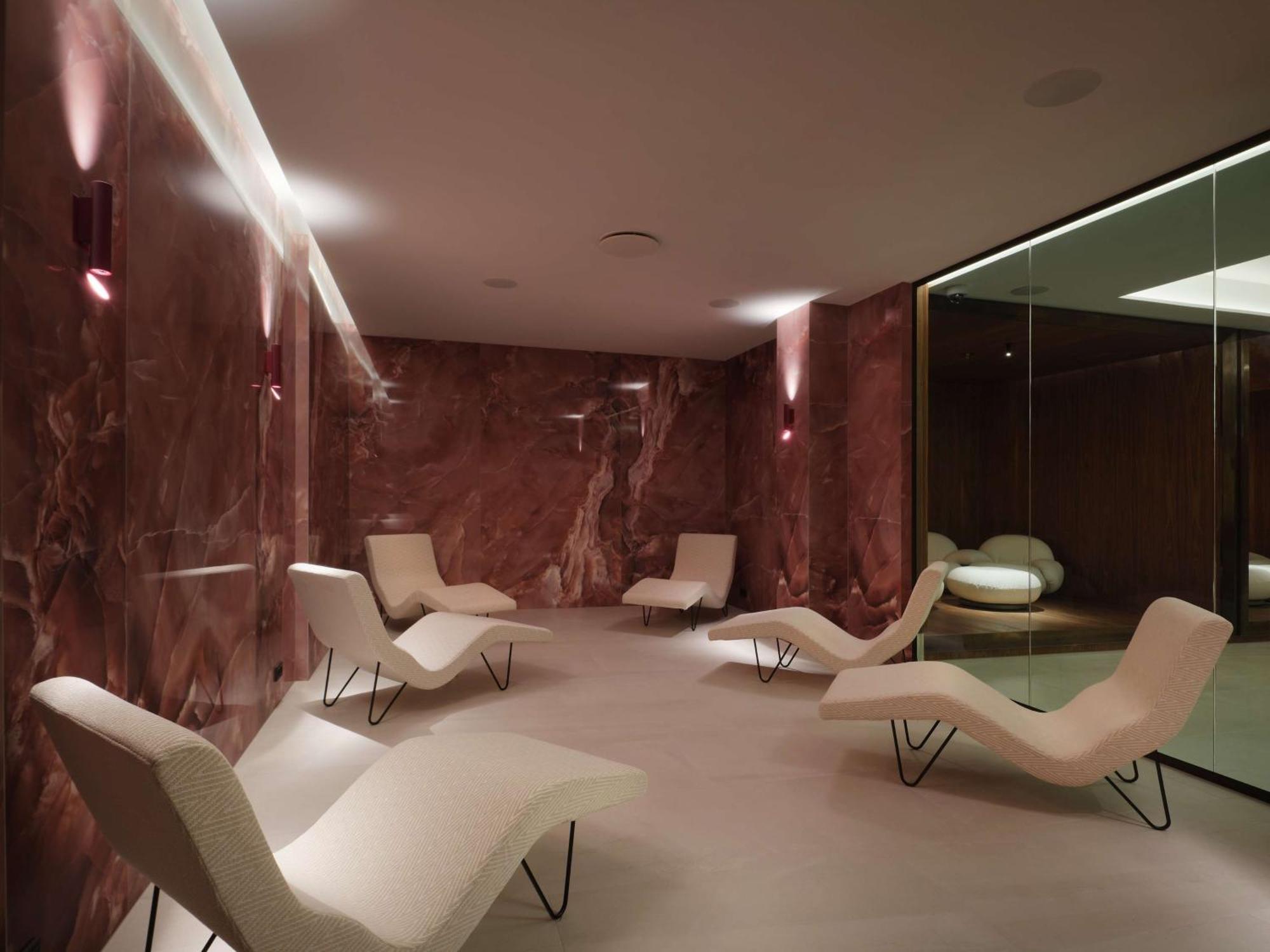 Iceland Parliament Hotel, Curio Collection By Hilton 4*