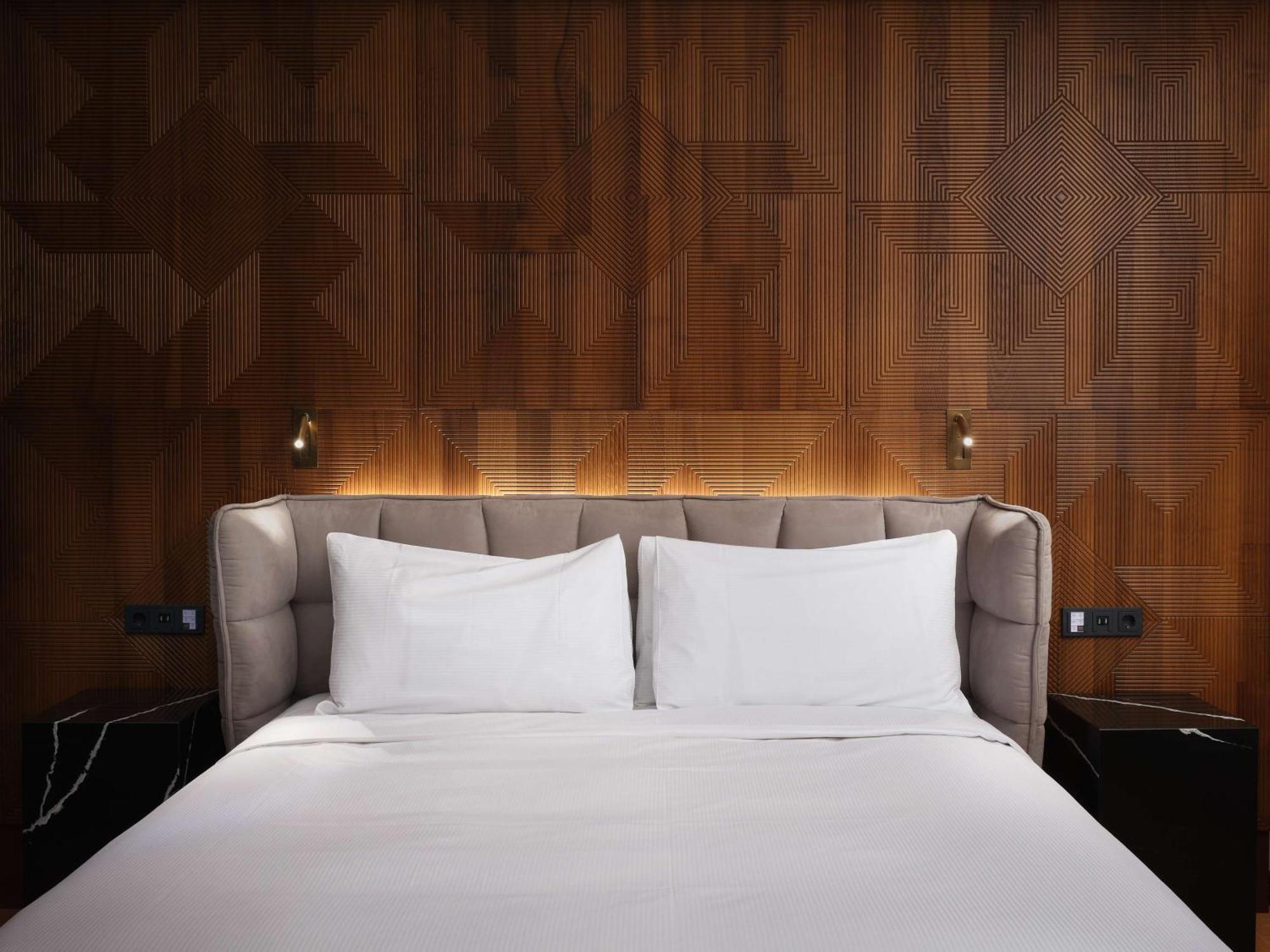 Iceland Parliament Hotel, Curio Collection By Hilton