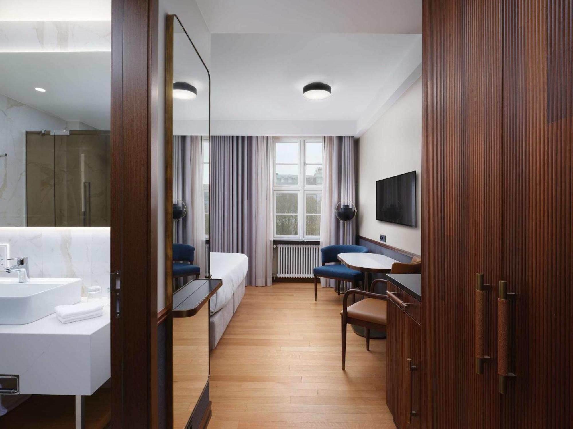Iceland Parliament Hotel, Curio Collection By Hilton Hotel 4*