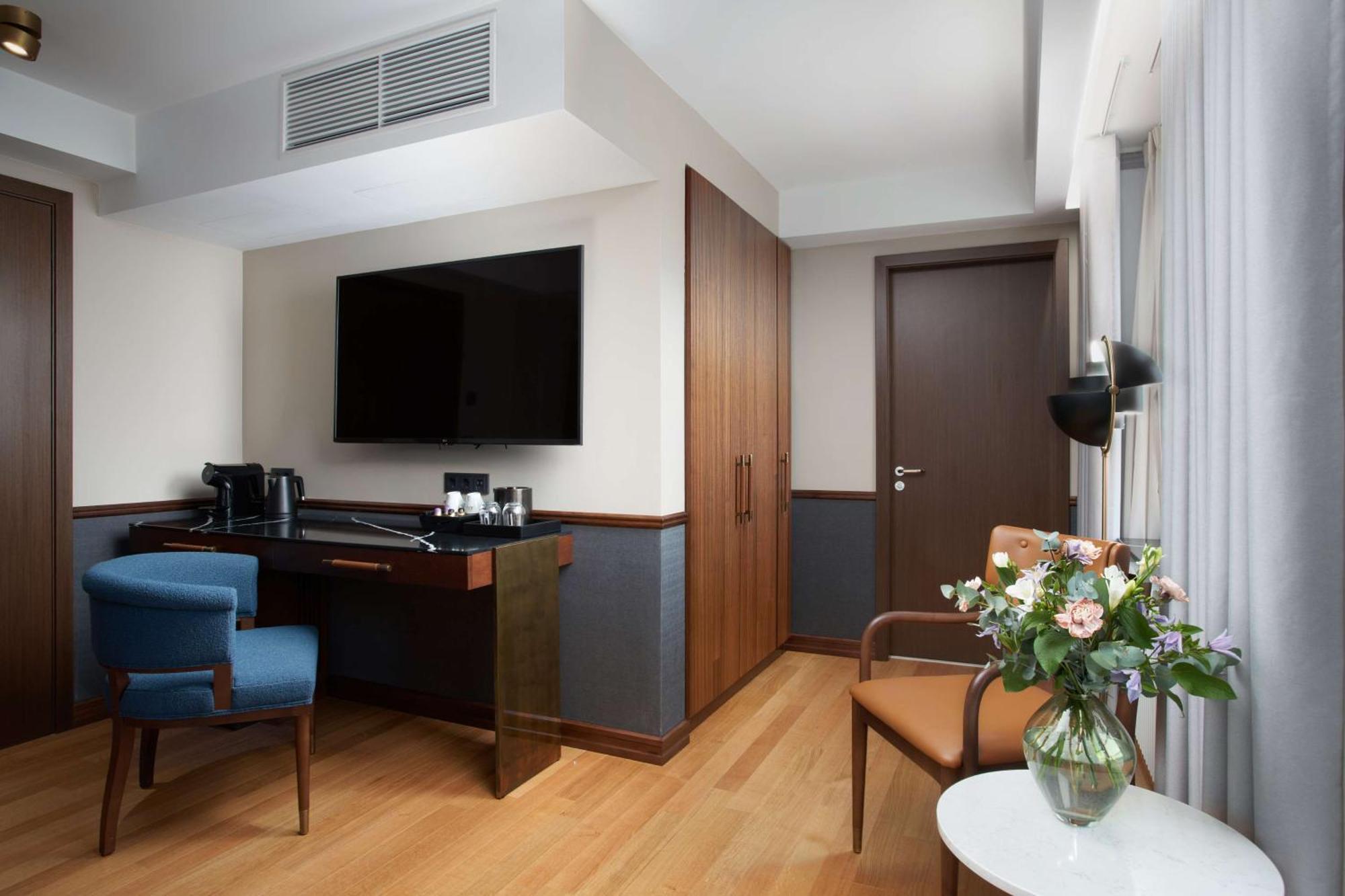 Hotel Iceland Parliament Hotel, Curio Collection By Hilton