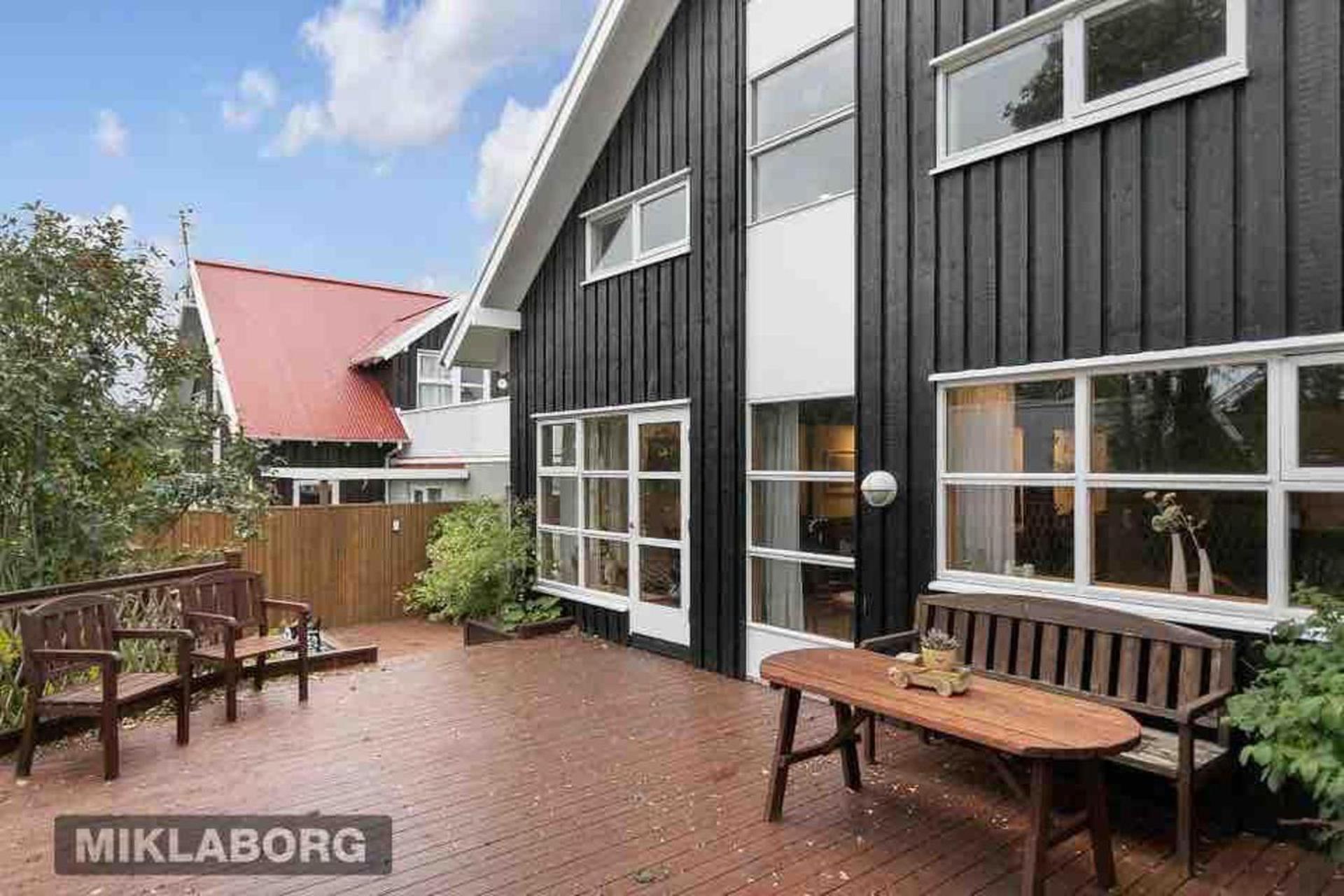 Great 8 Person House Free Use Of Car! Reykjavik