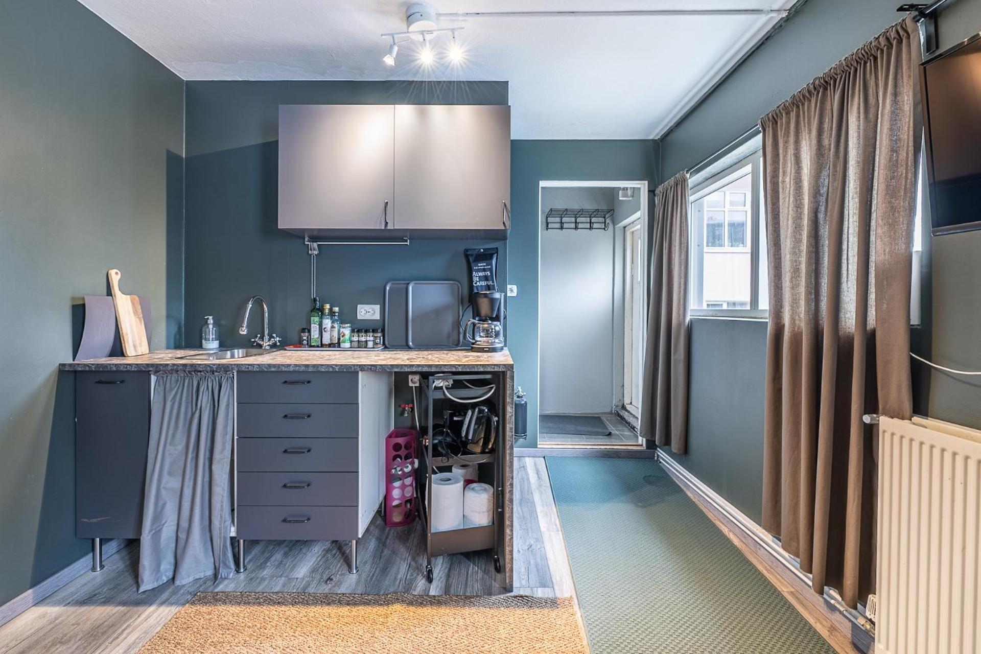 Charming In Downtown - Birta