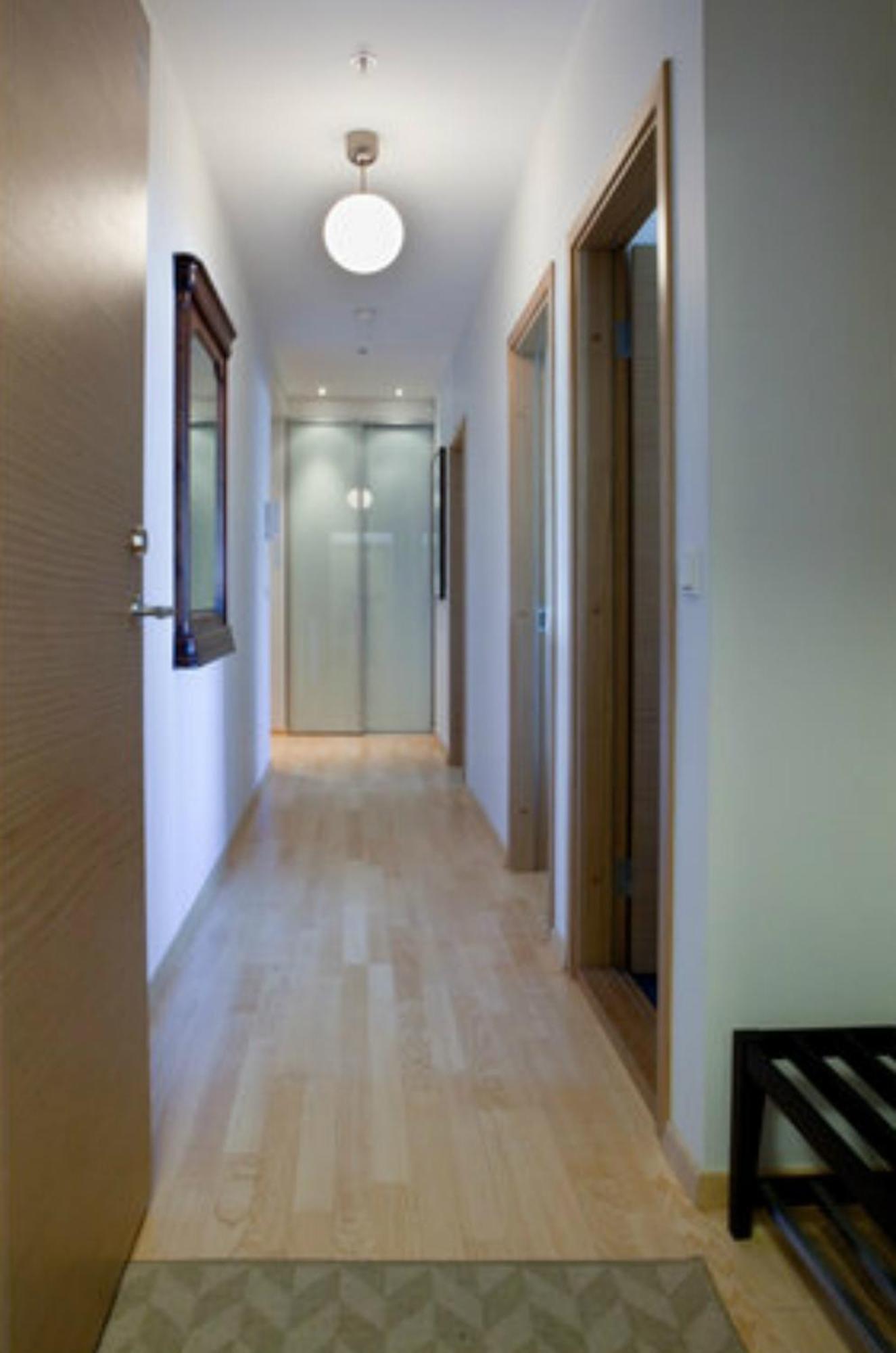 Center Luxury