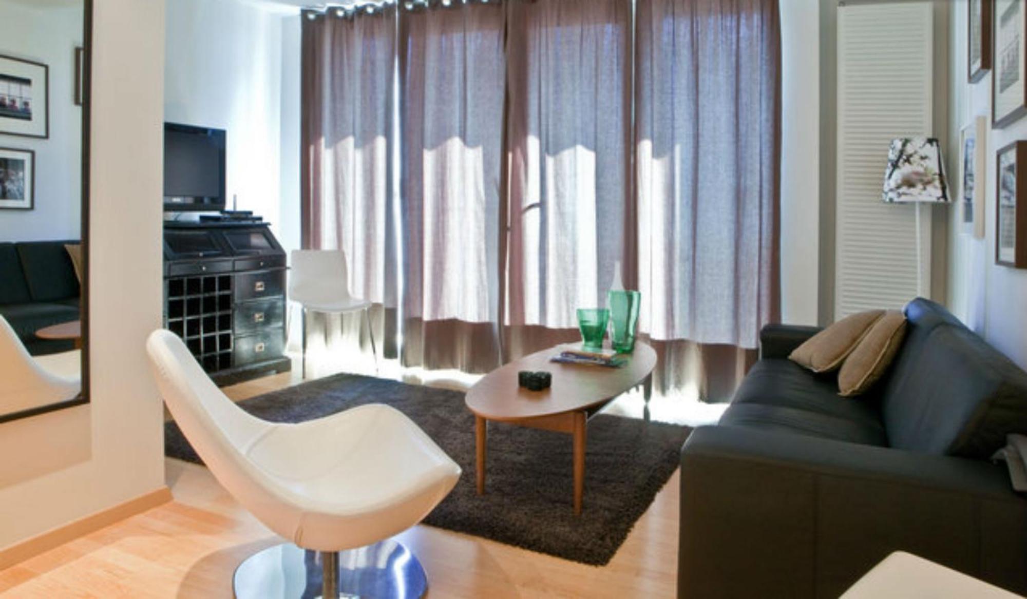 Center Luxury
