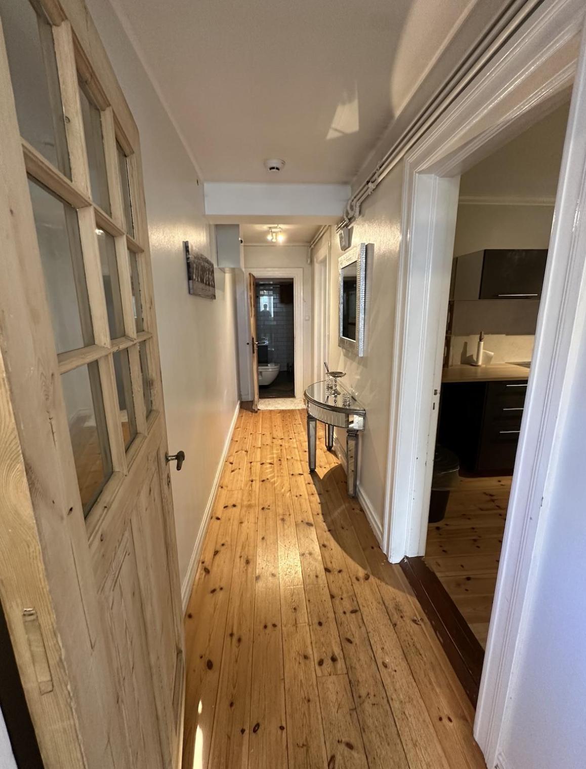 Apartamento Urban Escape 2-bedroom Haven With Private Entrance Reiquiavique