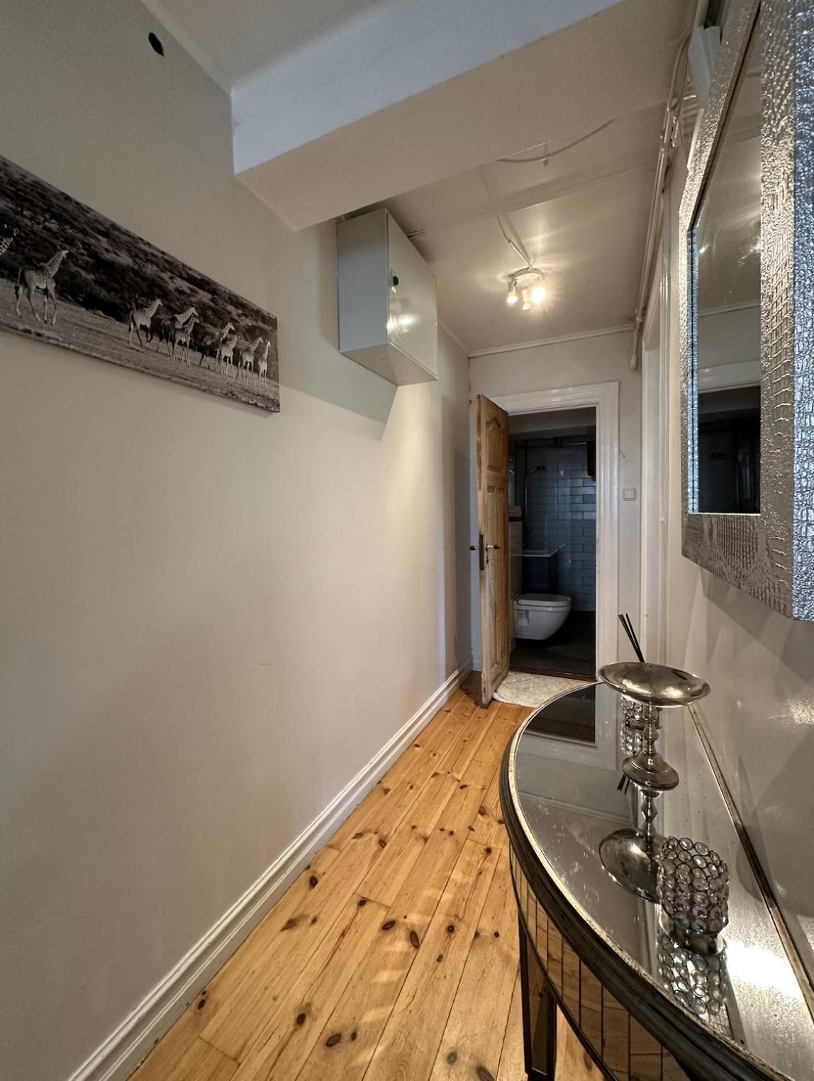 Apartamento Urban Escape 2-bedroom Haven With Private Entrance